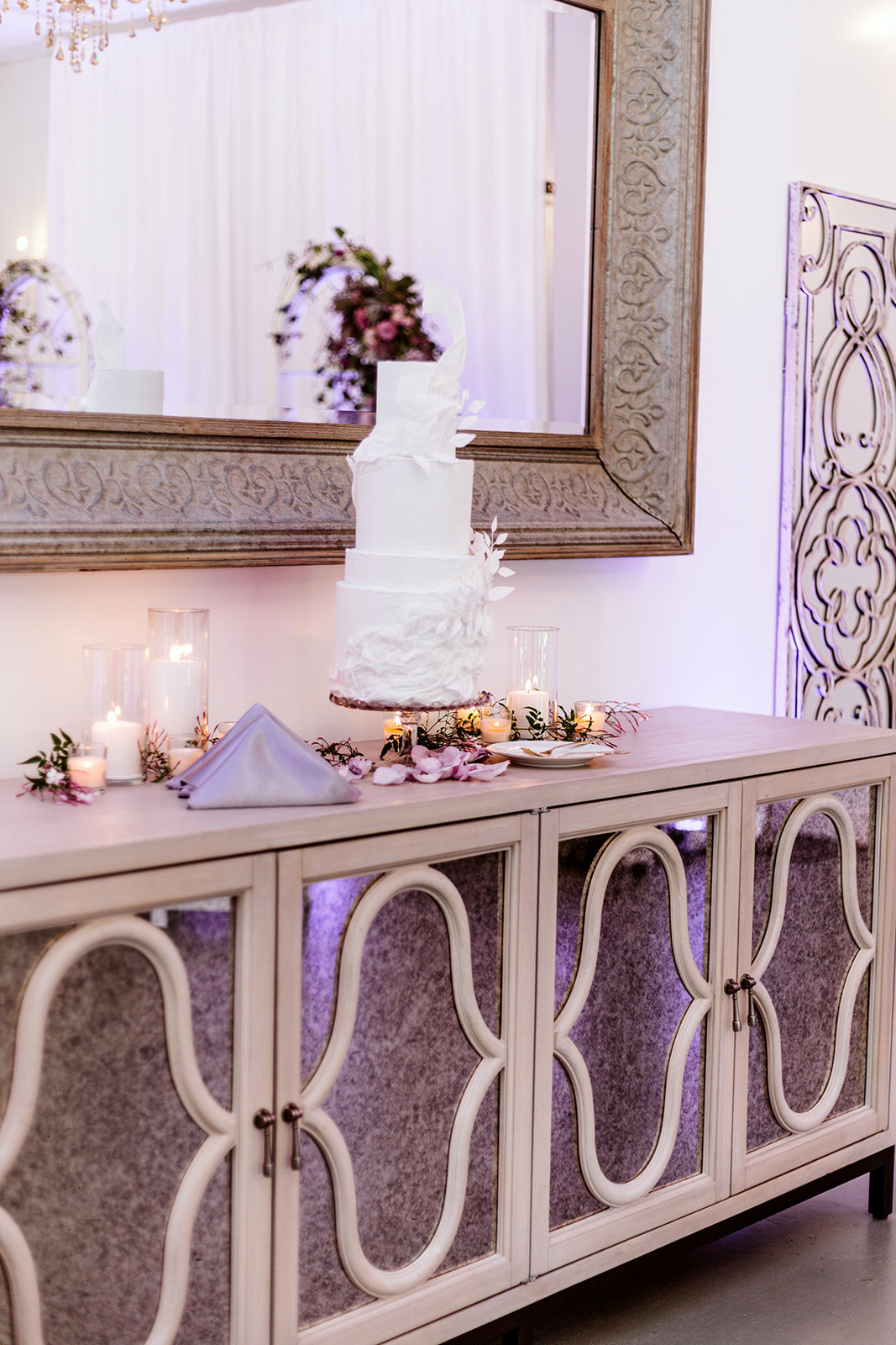 GSquared Wedding Glass Room Cake.jpg