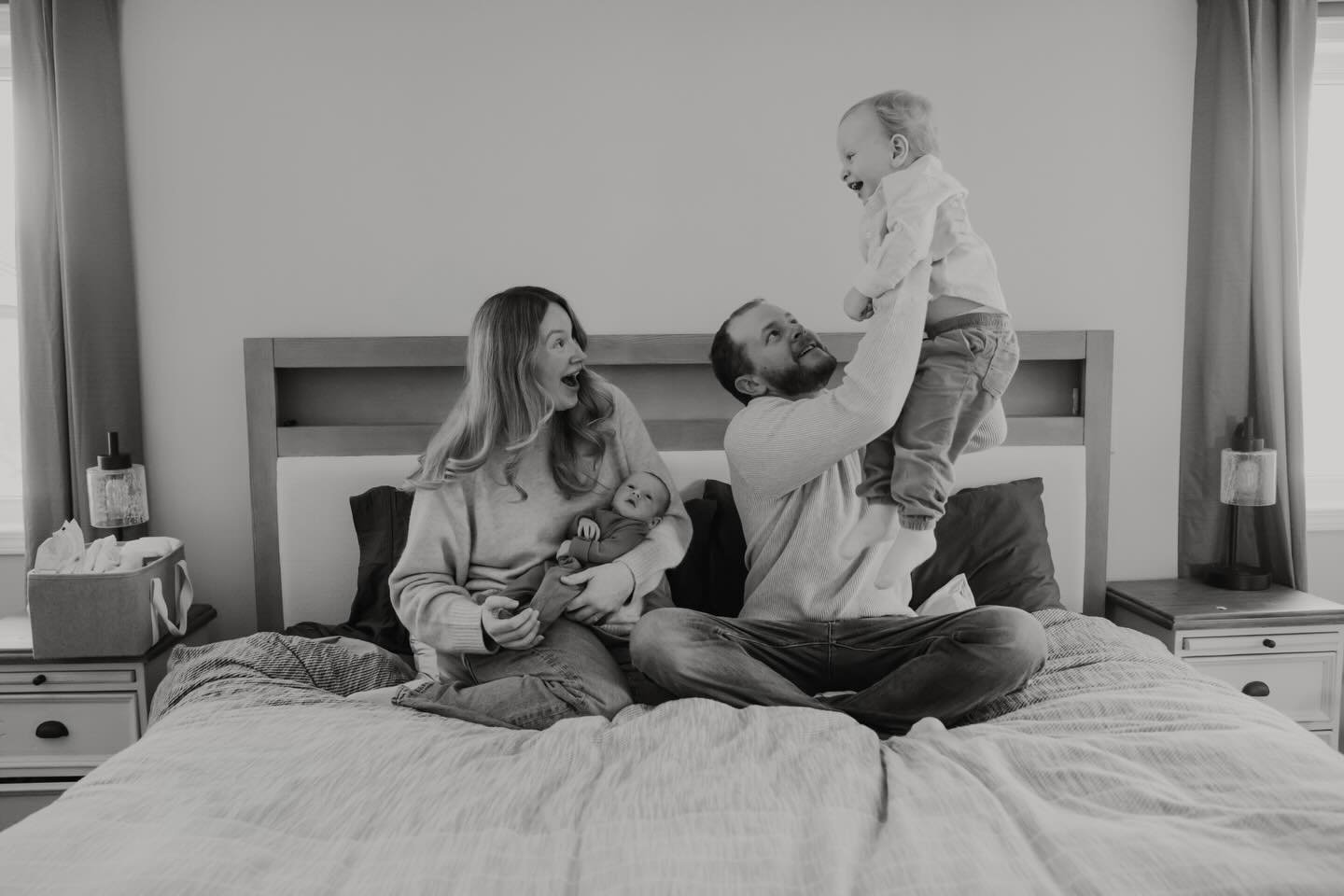 I was so honored to be asked back to photograph Baby #2. This right here is my favorite part. Getting to witness through photographs how your whole world comes together ❤️