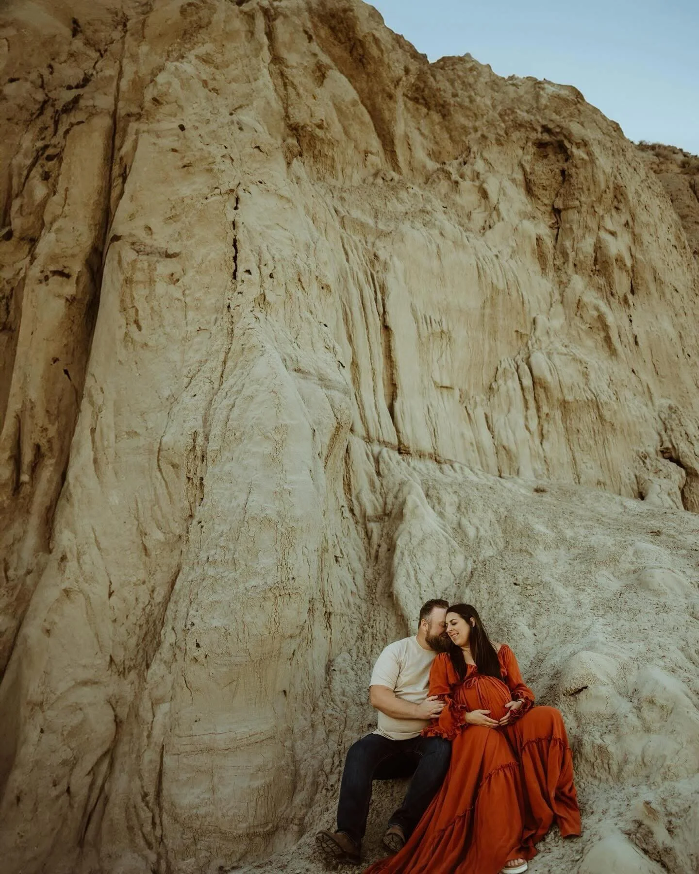 Throwback to this maternity out at Castle Butte! 

This is the perfect spot for someone who wants something different and is okay with a bit of a drive. 

Grad sessions, family, maternity, engagement, the sky is the limit!

#weyburn #weyburnphotograp