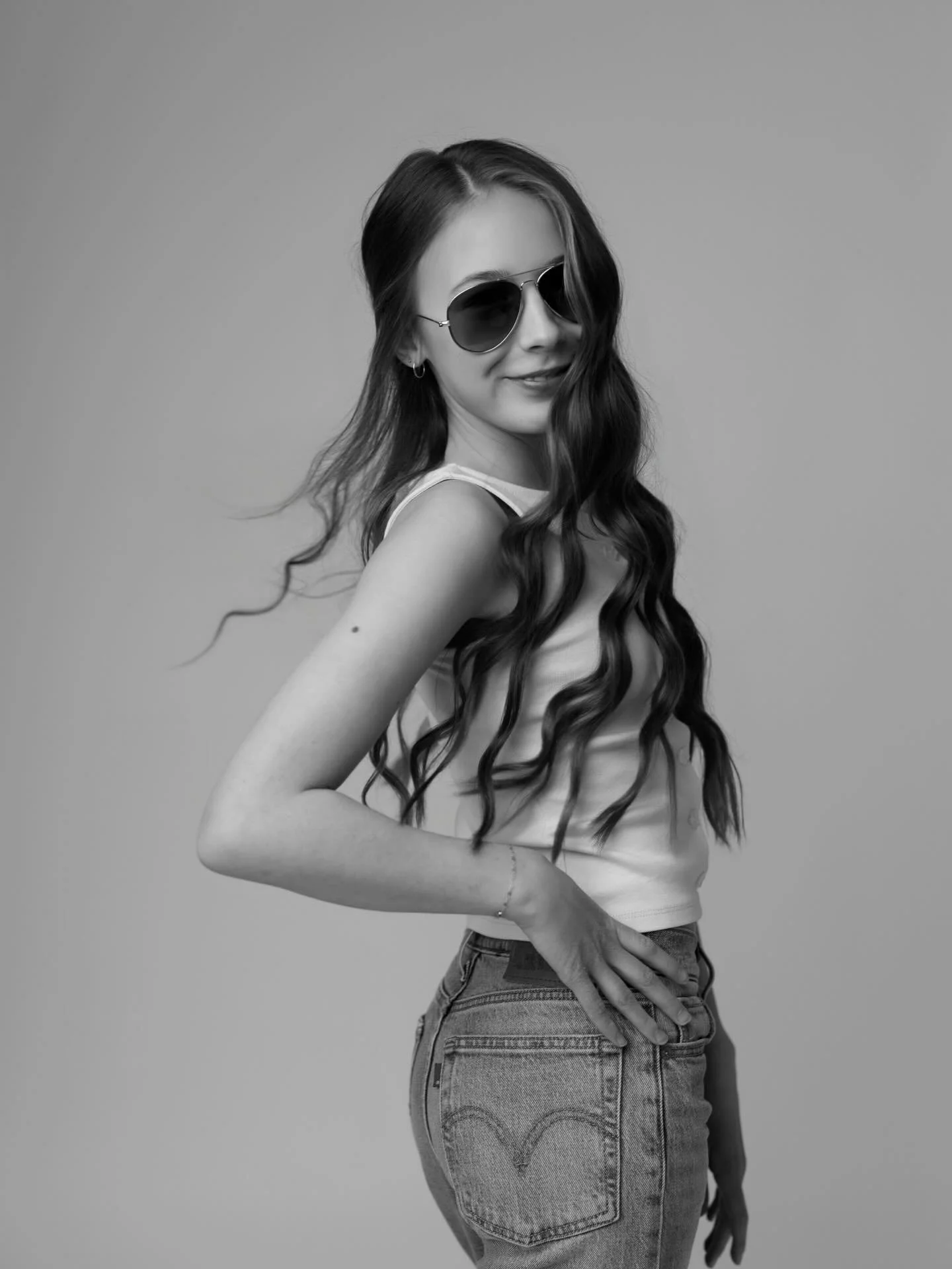 When you think you&rsquo;re the coolest 😎 in the room and then these two walk in.

#weyburnphotographer #weyburn #personalityportraits #saskphotogeapher #childrensportraits