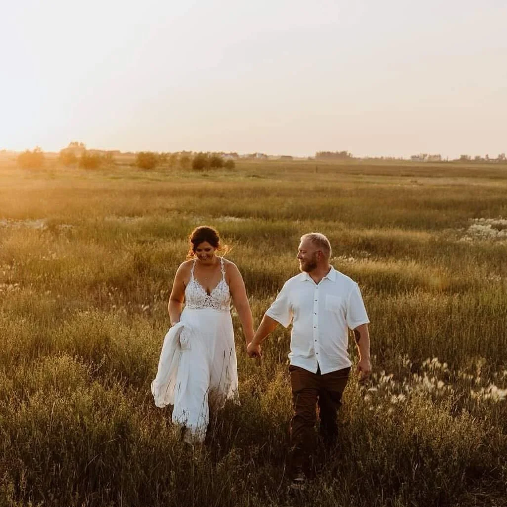 Sharing some of my fave past wedding photos!

#weyburnphotographer #weyburn #saskweddingphotographer #reginaphotographer #canadianweddingphotographer