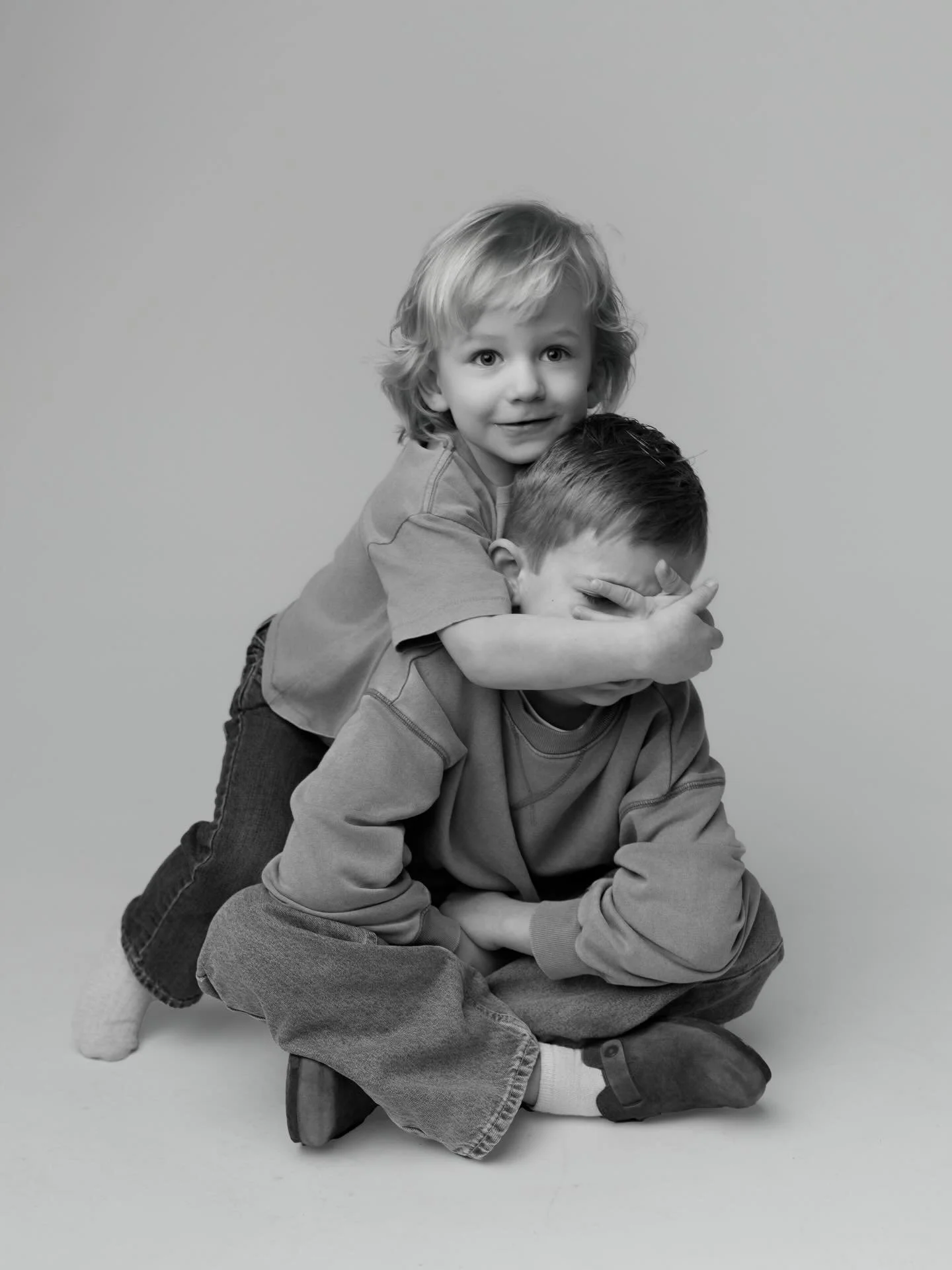 Sometimes sibling pictures look like this 😂

#weyburnphotographer #weyburn #personalityportraits #saskphotographer #childrensphotography