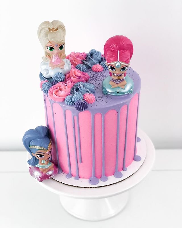 Here&rsquo;s a little shimmer and shine for your Monday!!! Happy happy birthday little one!!.
.
.
.
#shimmerandshine #shimmerandshinecake #cake #cutecake #colorfulcake #birthdaycake #birthdaygirl #cakesbyaubrey #watertowheatcakery