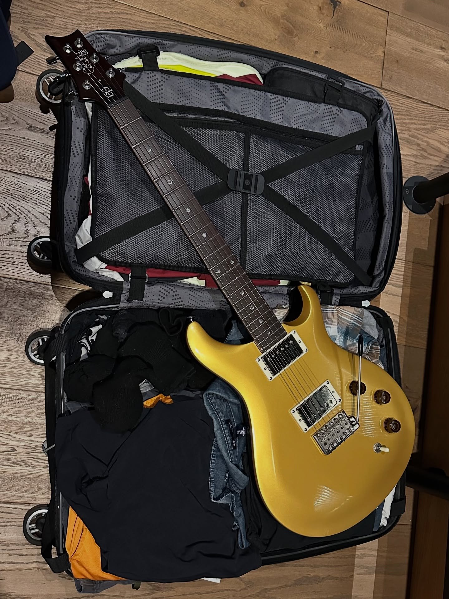 Snagged a killer DGT SE on FB Marketplace in London so I&rsquo;d have something to cut some remote sessions that came in while overseas. These are incredibly consistent and inspiring guitars for the money. I&rsquo;ve never loved PRS&rsquo;s, had a fe