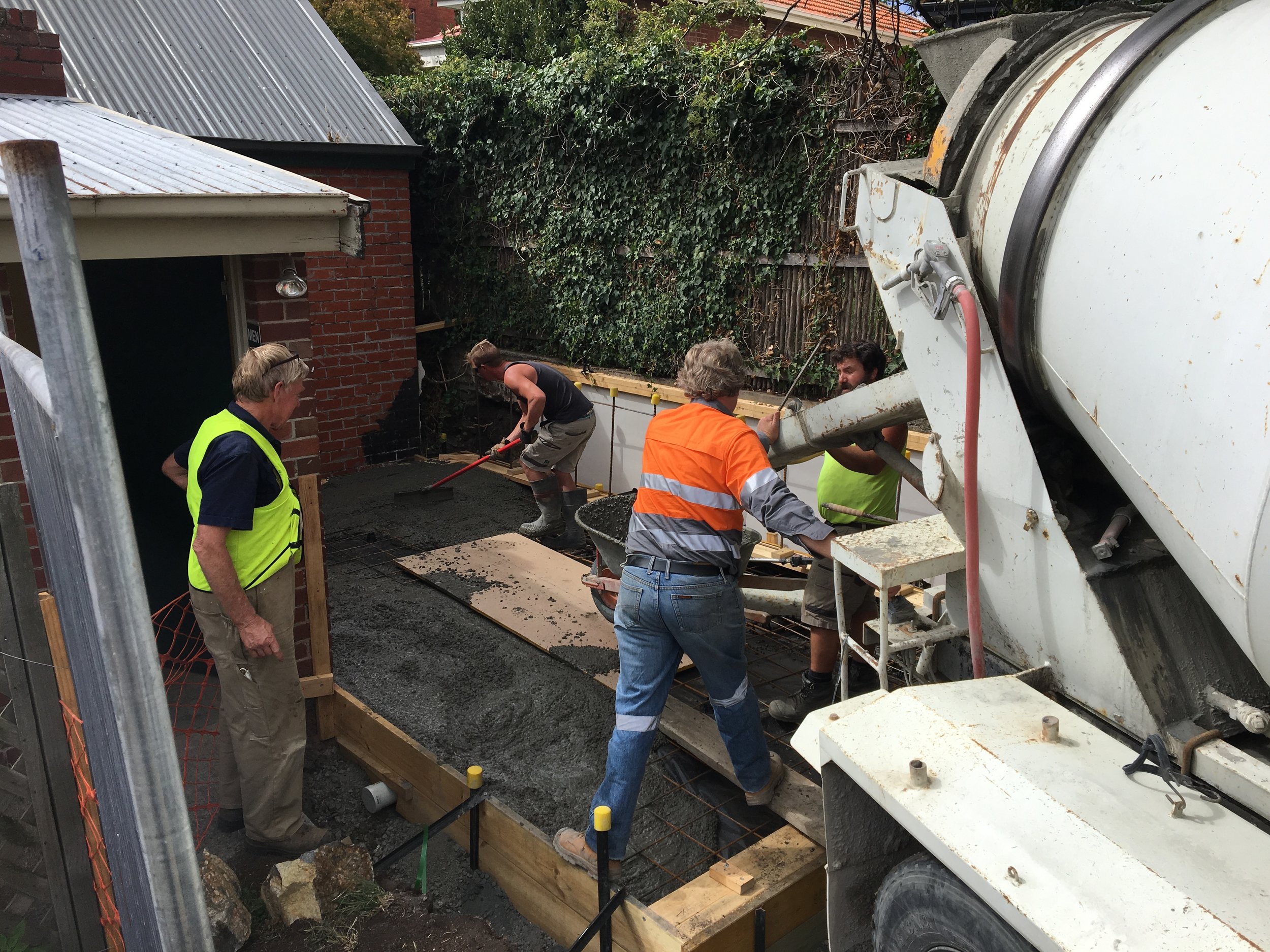 Narryna outbuildings concreting 159.JPG