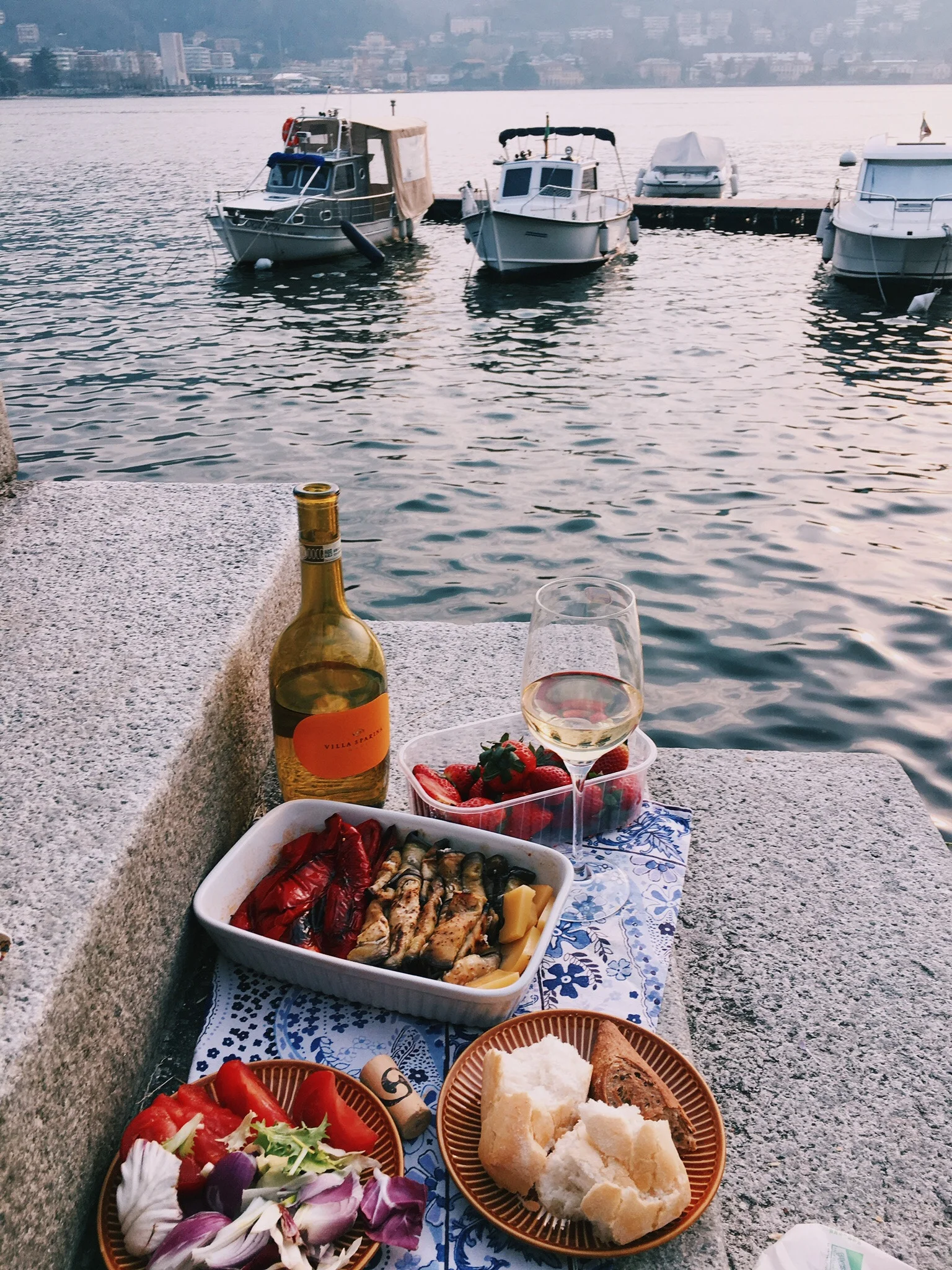 Lake Como, Italy by Mariya Georgieva on Unsplash