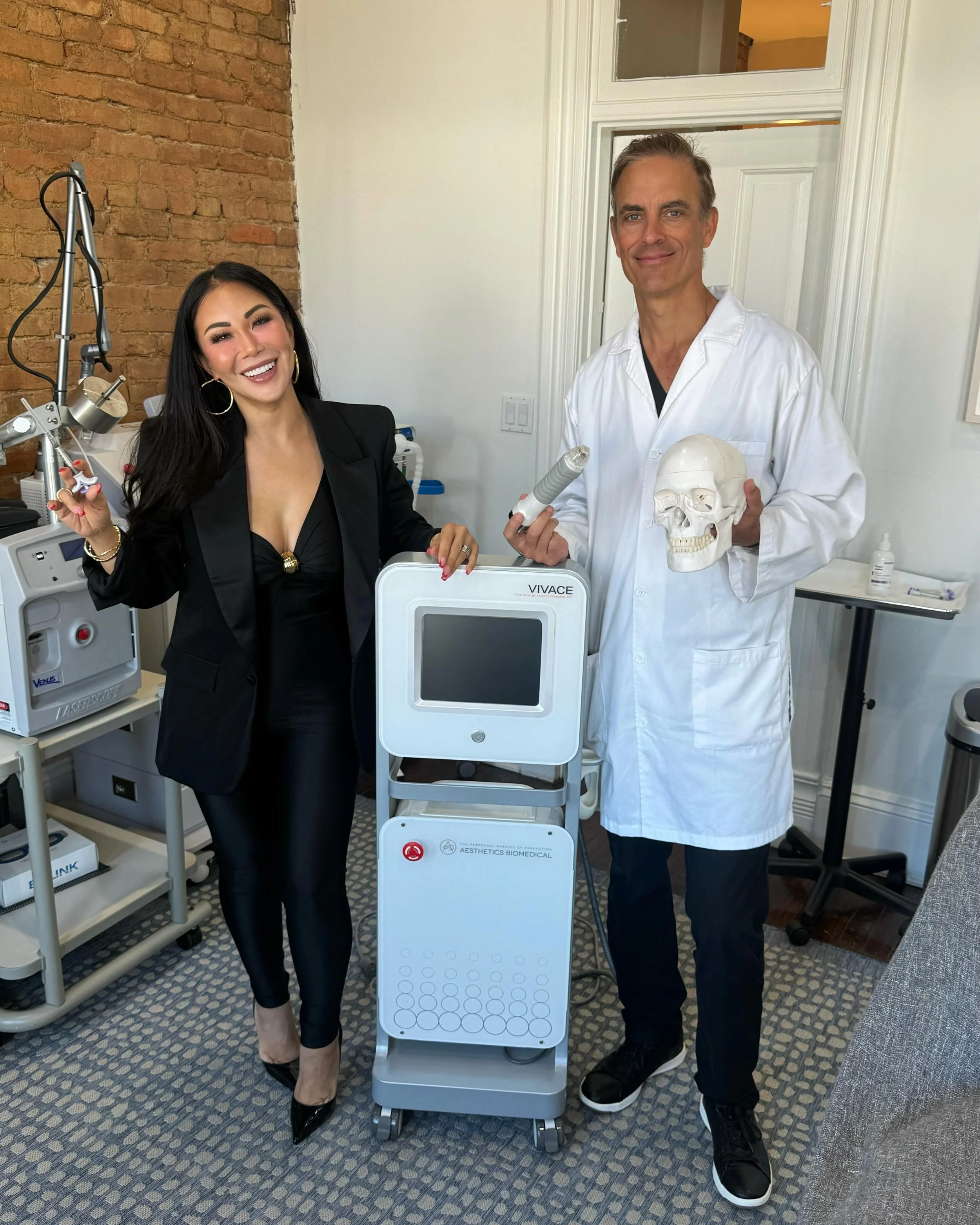 ✨ Another day for the books at Hēla with Dr. Drysdale &amp; Francine, aka the Queen of Threads. 

Day two of this dynamic duo combining their expertise, artistry, and passion for creating beautiful, natural results for our patients.

We&rsquo;re so e