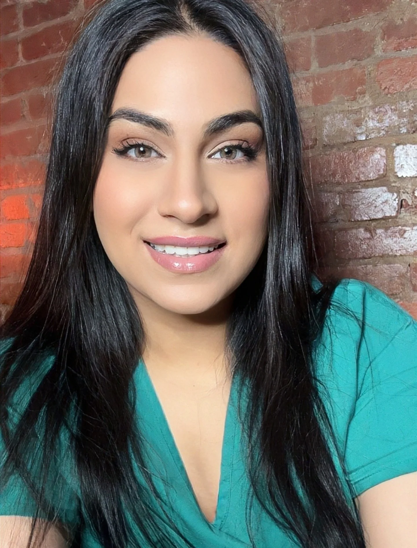 Glow. Sculpt. Confidence. ✨

Sophia, Master Medical Aesthetician at Hēla Medical Spa, is your go to for radiant skin and real body goals.

From personalized facials to BBL, MOXI and body contouring treatments, she creates results that feel as good as