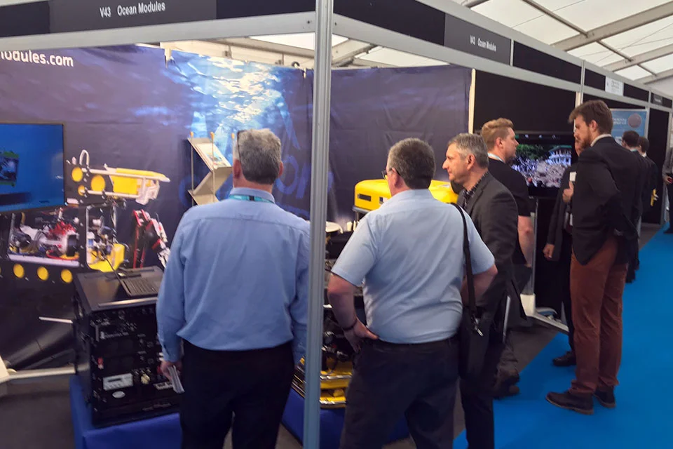 190409-OceanBusiness-crowd.jpg