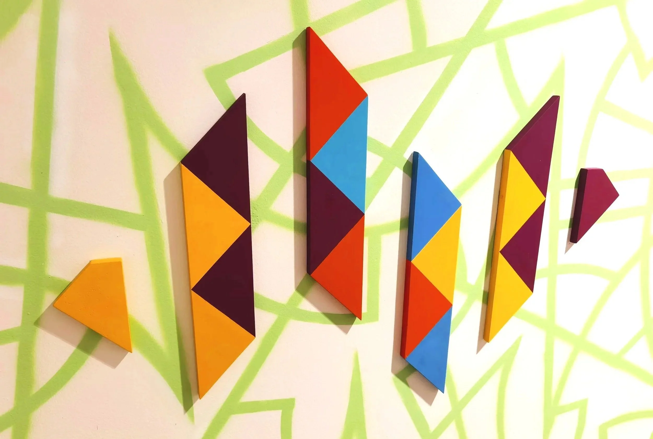 acrylic spray on pine 122/69/2 cm 2025