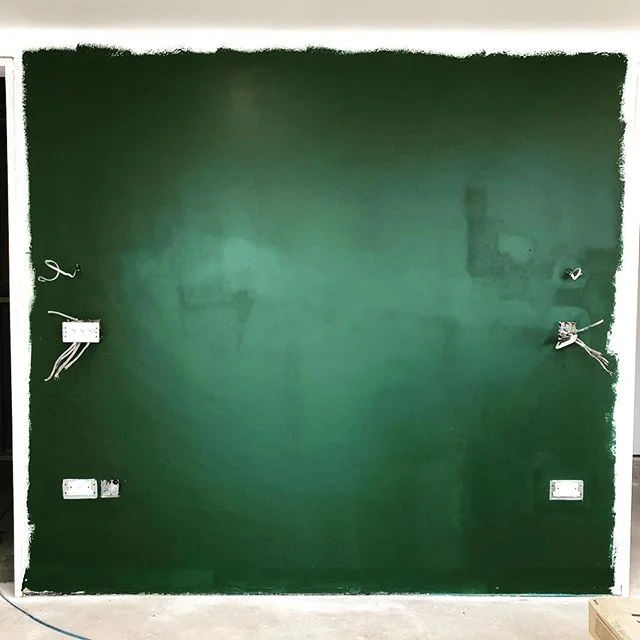 Going for green! One of my favorite colours. 💕#housebuilding #green #greenwalls #painting
