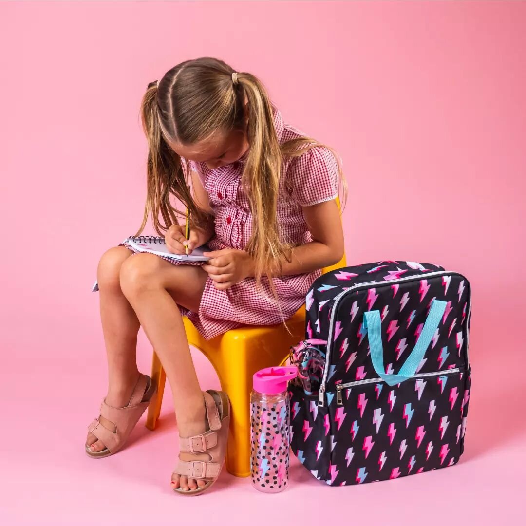 *So I'll take the Girl Power Rucksack, Water Bottle, Magic and Sparkle Mini Highlighters.. * 🙊🙊

🔎 code:  3082330069, 3082330079