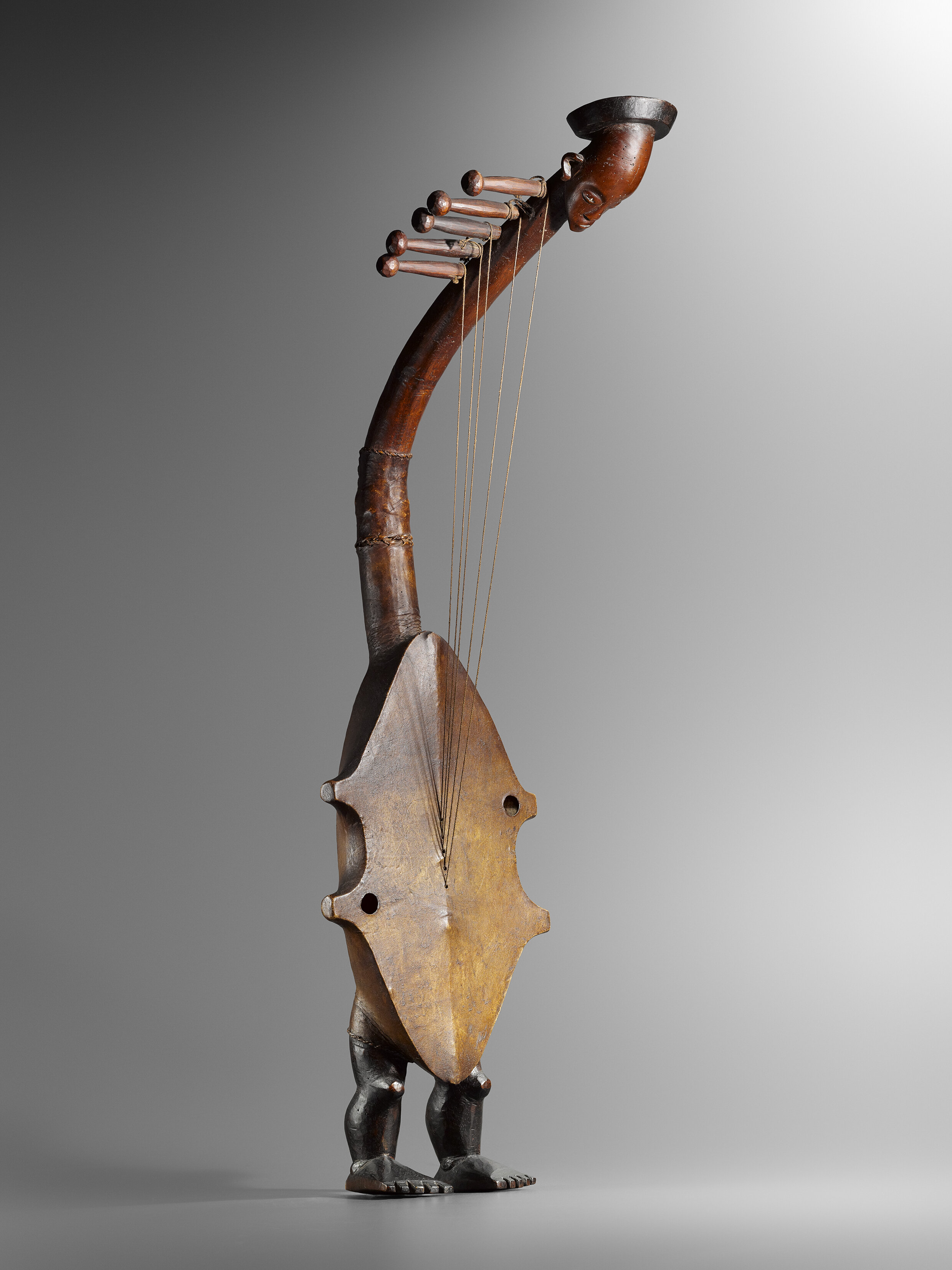 CLA Mangbetu harpe  118 _08 Dubois.jpg