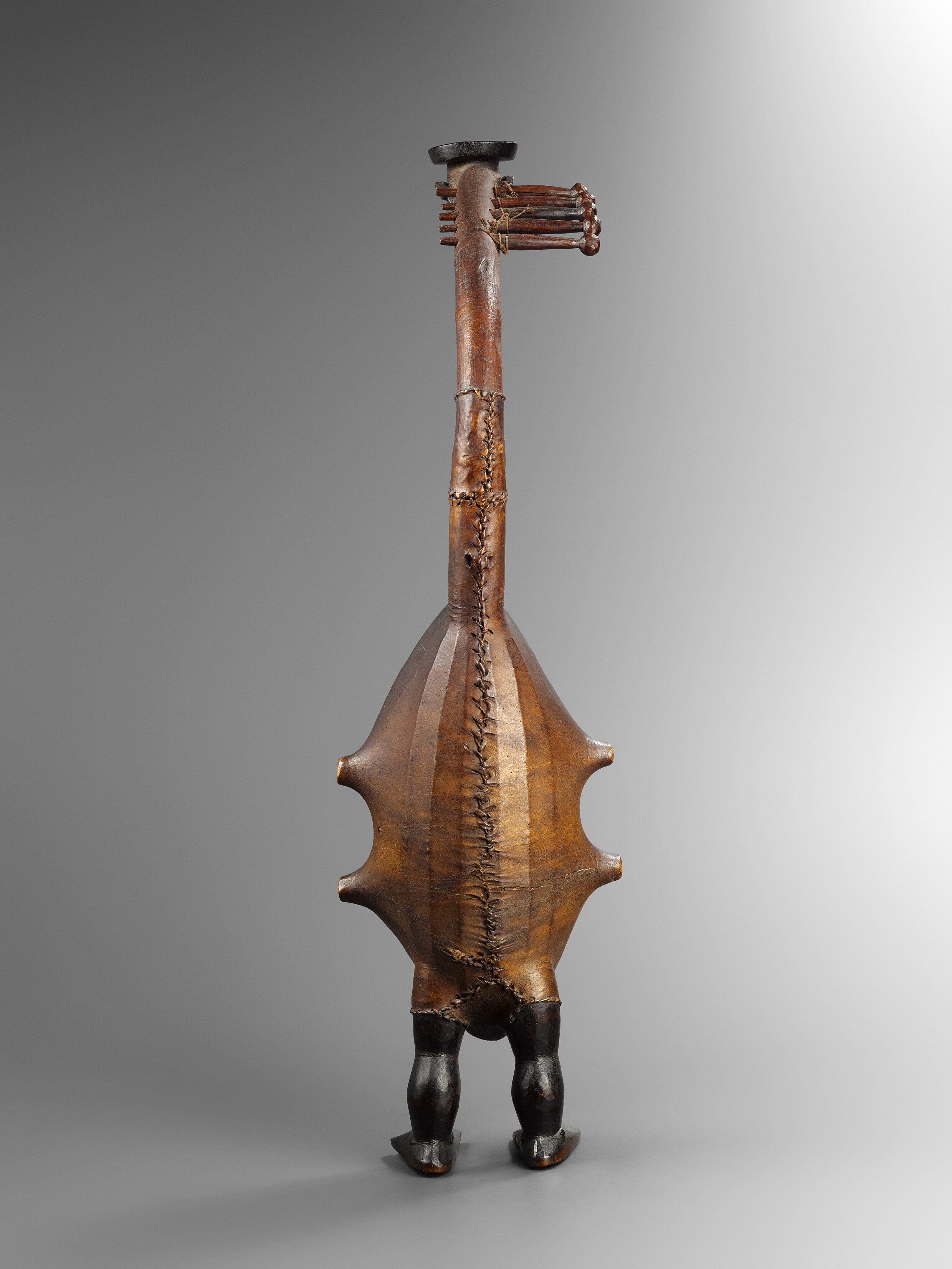 CLA Mangbetu harpe  124 _14 Dubois.jpg