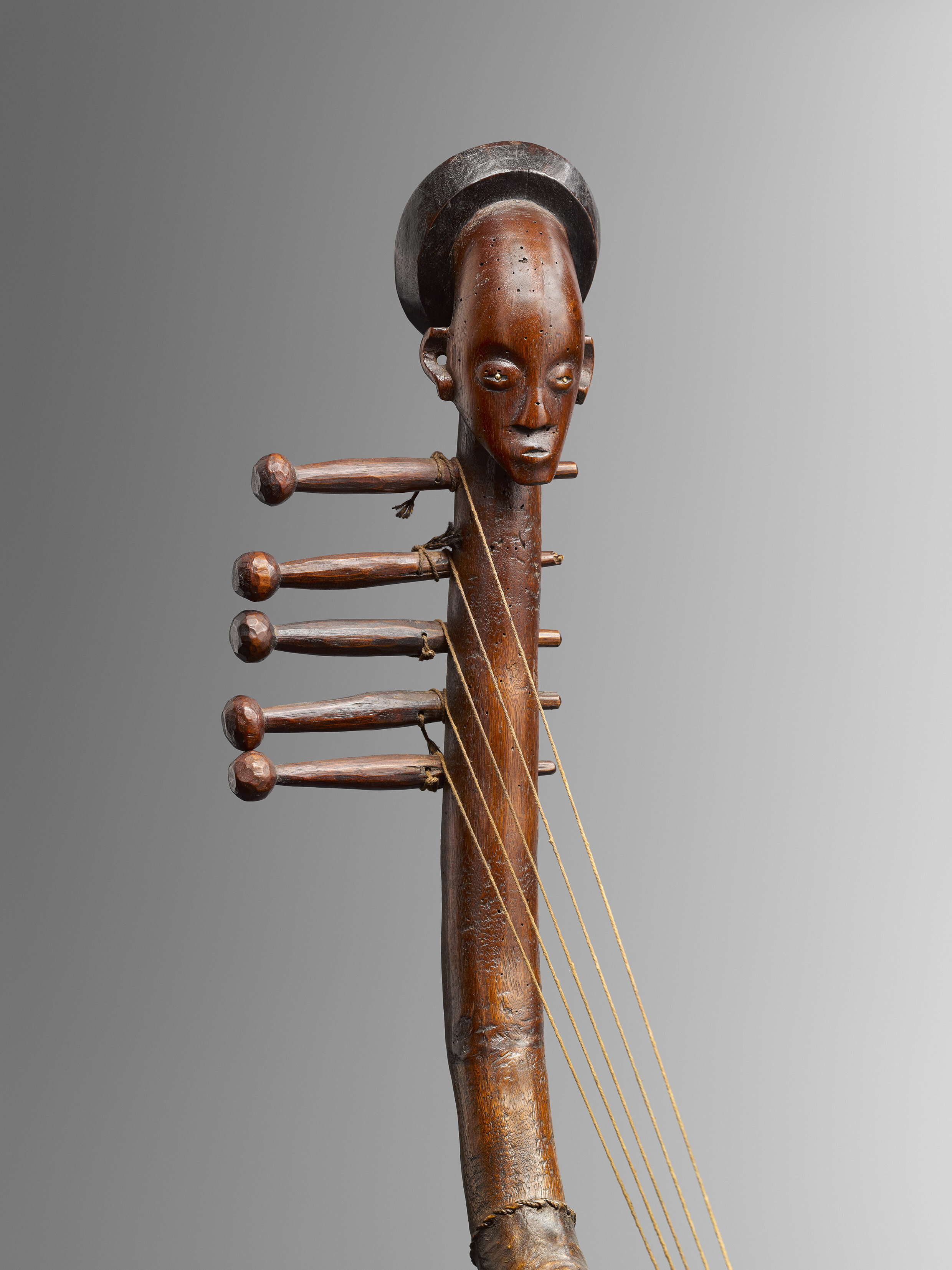CLA Mangbetu harpe  130 _15 Dubois.jpg