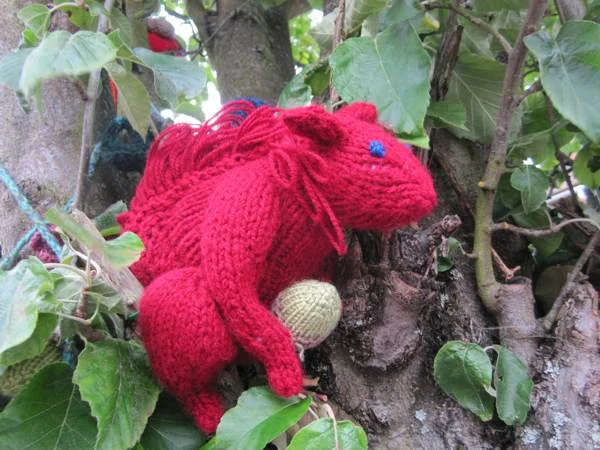 yarnbomb5.jpg