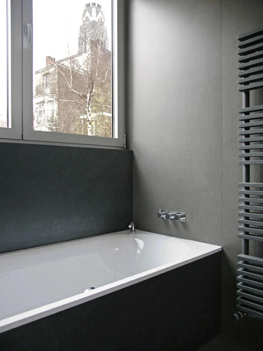 Woning_Antwerpen_Interieur_badkamer_bad.jpg