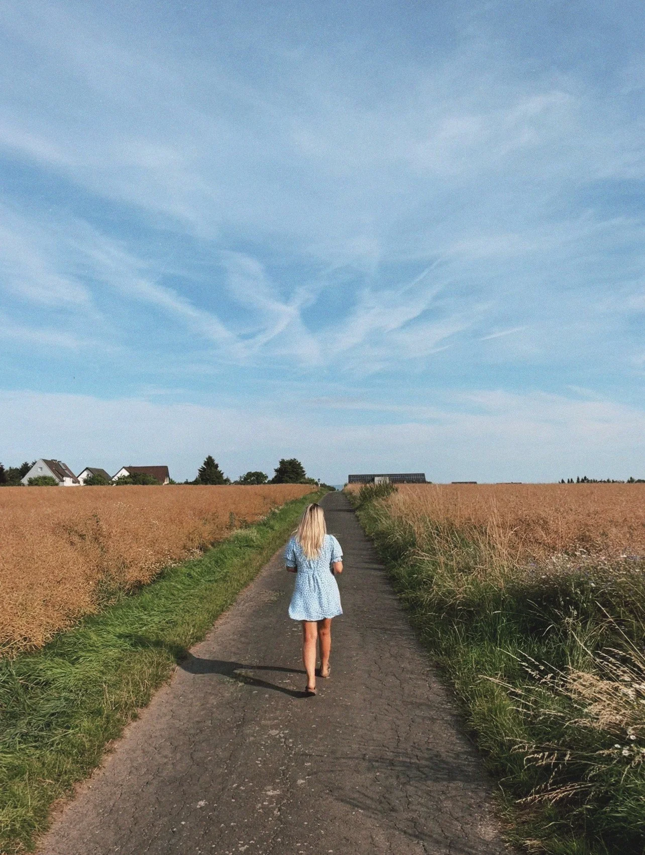 Jeg går med rak rygg 🧡 og skal aldri være redd for å leve 🪩