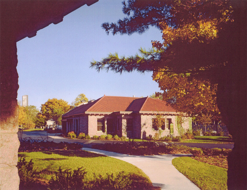 Chicago Historic Graceland Cemetery Exterior