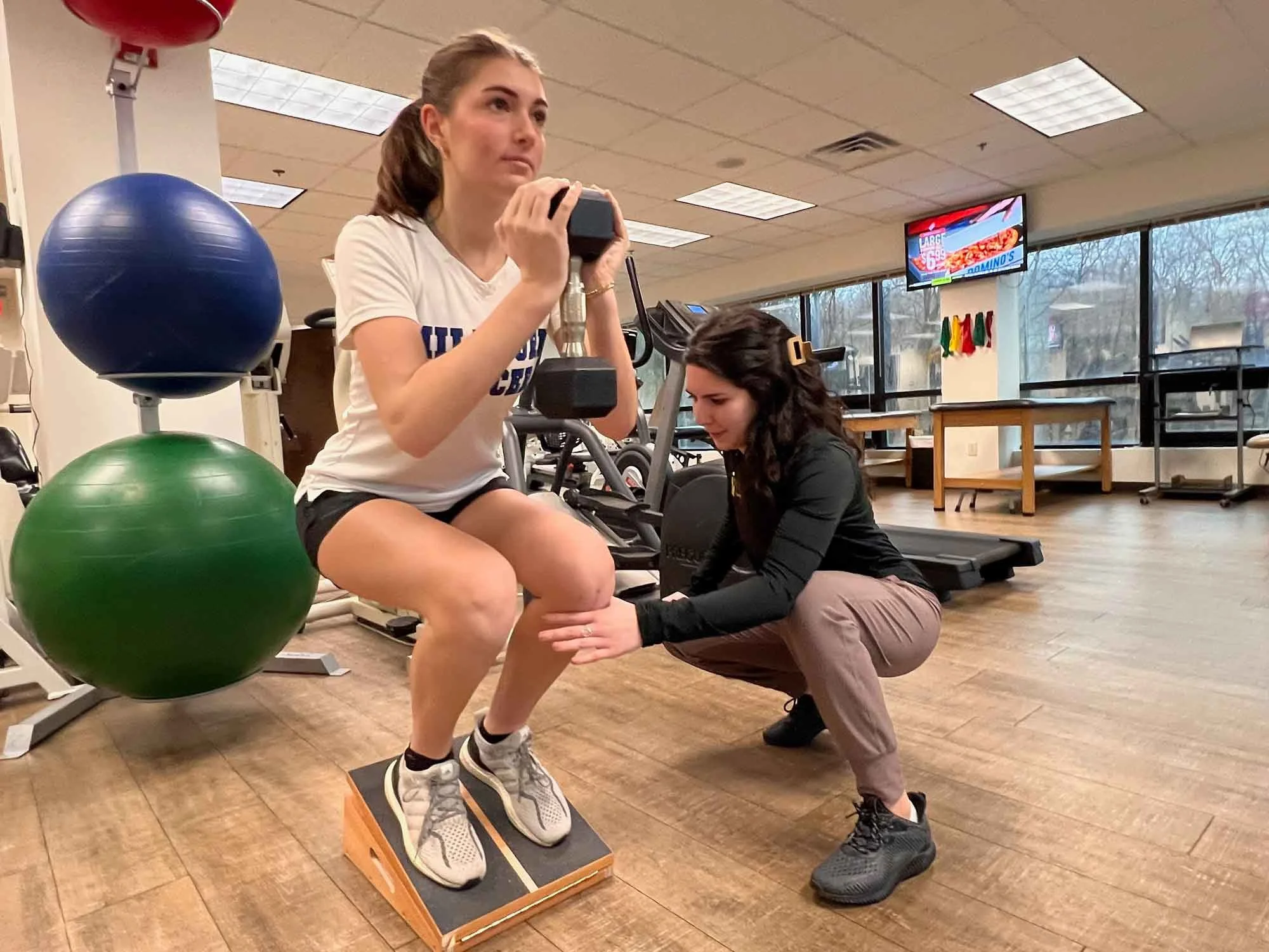 Leaking or Pelvic Pressure When Lifting Weights? How Pelvic Floor PT Can Help