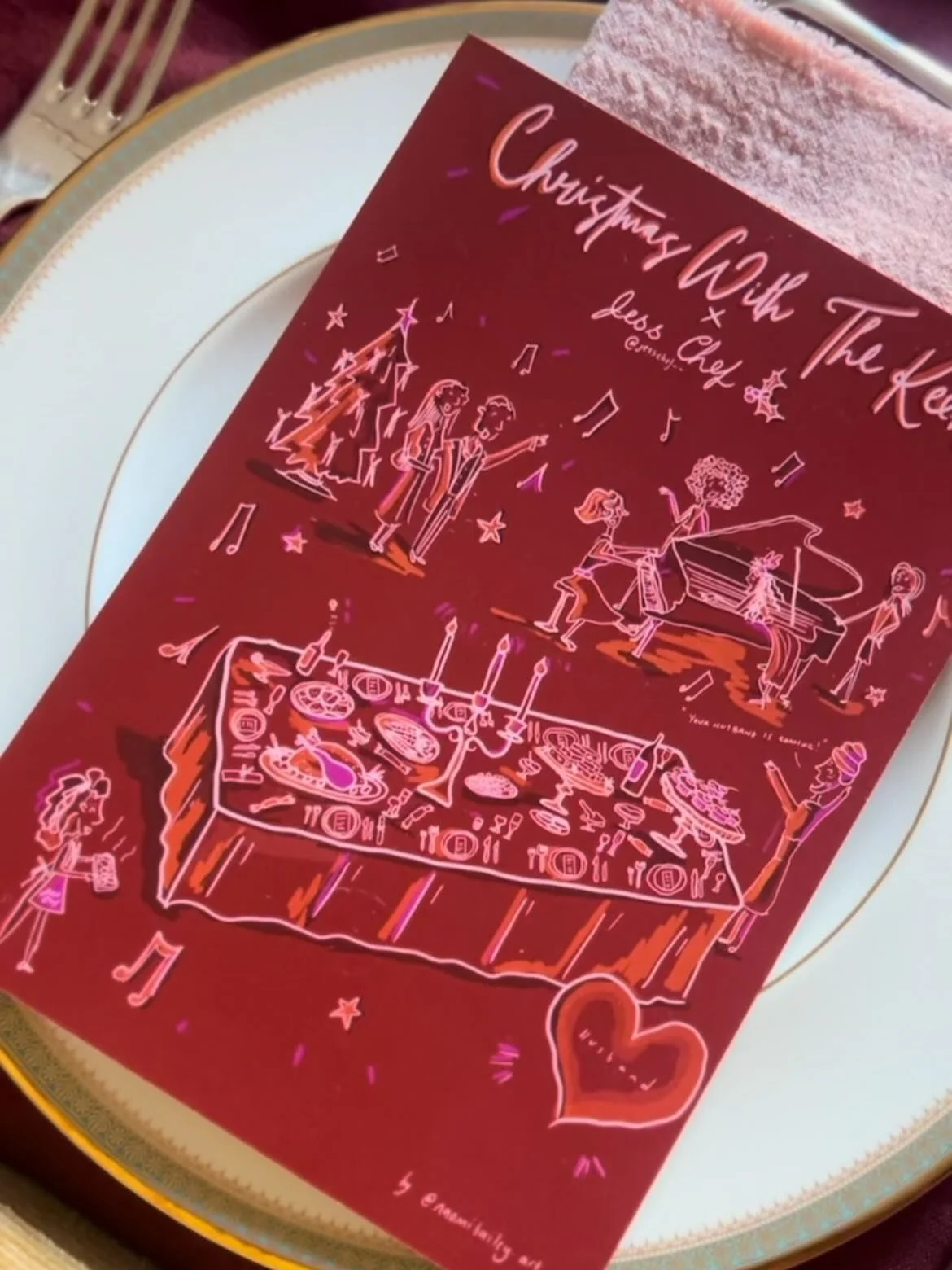 When @jesschef__ asks if you can do an illustration for @raye &lsquo;s Christmas dinner, you say &lsquo;Yes Chef&rsquo; !

Such a lovely brief, illustrating @raye and her gorgeous sisters, grandmother and family around the dining table this Christmas