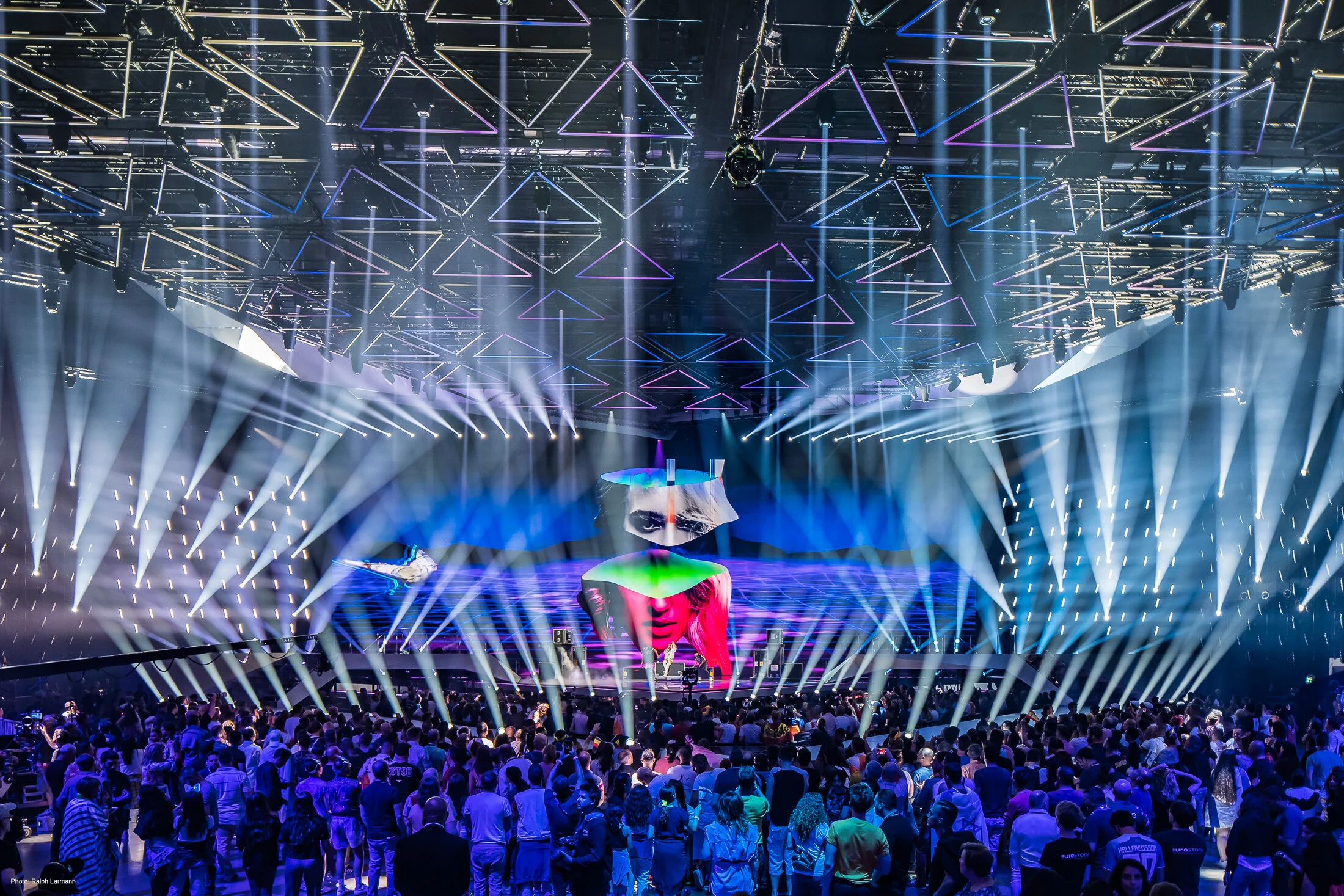 0117_LowRes-Photo-Selection_ESC-Tel-Aviv-2019_Semi-Final-One_Photo-Ralph-Larmann_-_05048.jpg