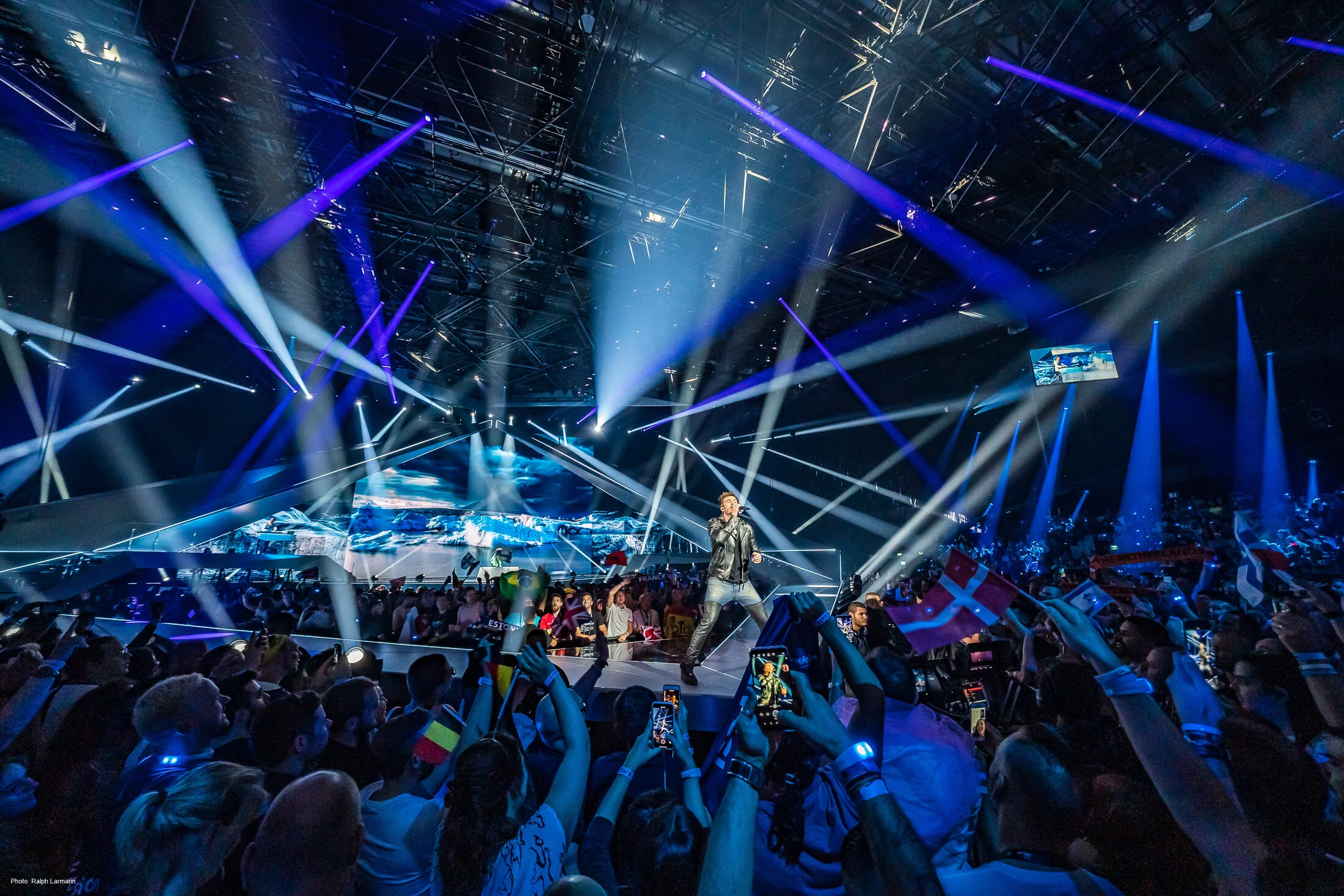 0049_LowRes-Photo-Selection_ESC-Tel-Aviv-2019_Semi-Final-One_Photo-Ralph-Larmann_-_00385.jpg