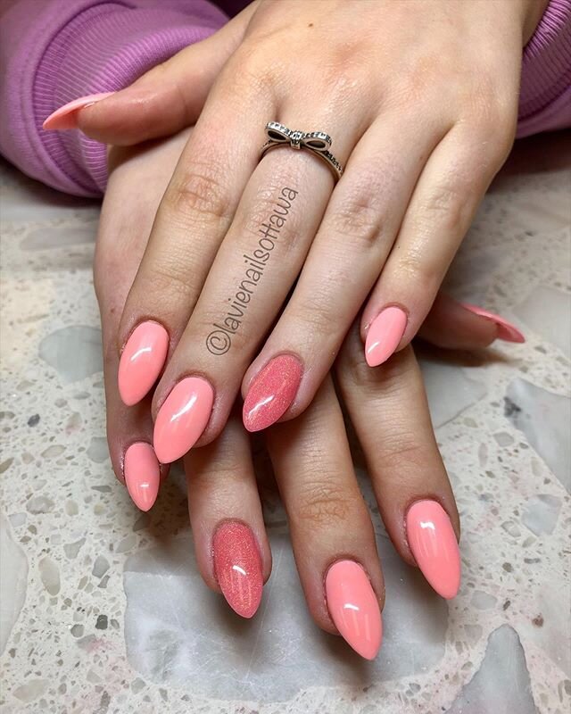 Beach nails or Vday nails? You pick. 💅🏻💕 &bull;
&bull;
&bull;
&bull;
&bull;
&bull;
&bull;
&bull;
#nails #nailsofinstagram #dipnails  #barrhaven #613nails #sparkles #pinknails #nailinspo #inspo #instanails #nailsonfleek #nailswag