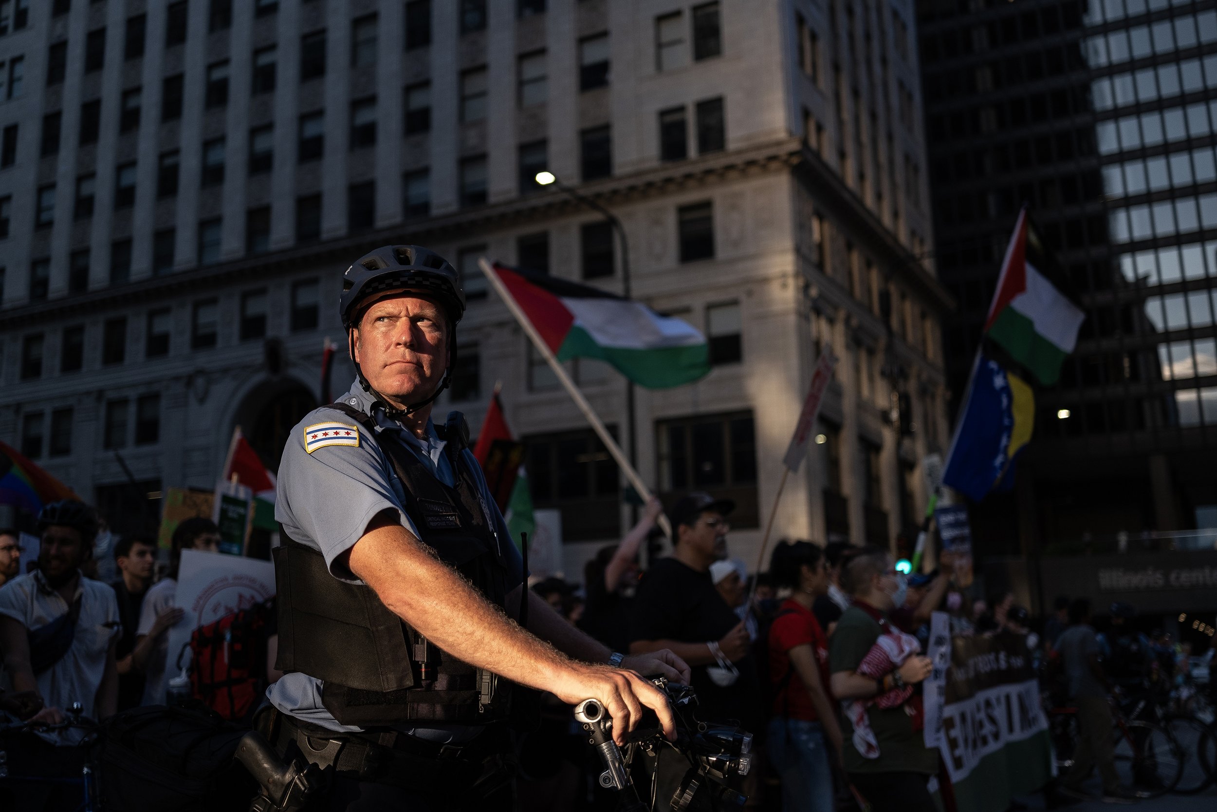 DNC-OUTSIDE-081424-VONDRUSKA-50.jpg