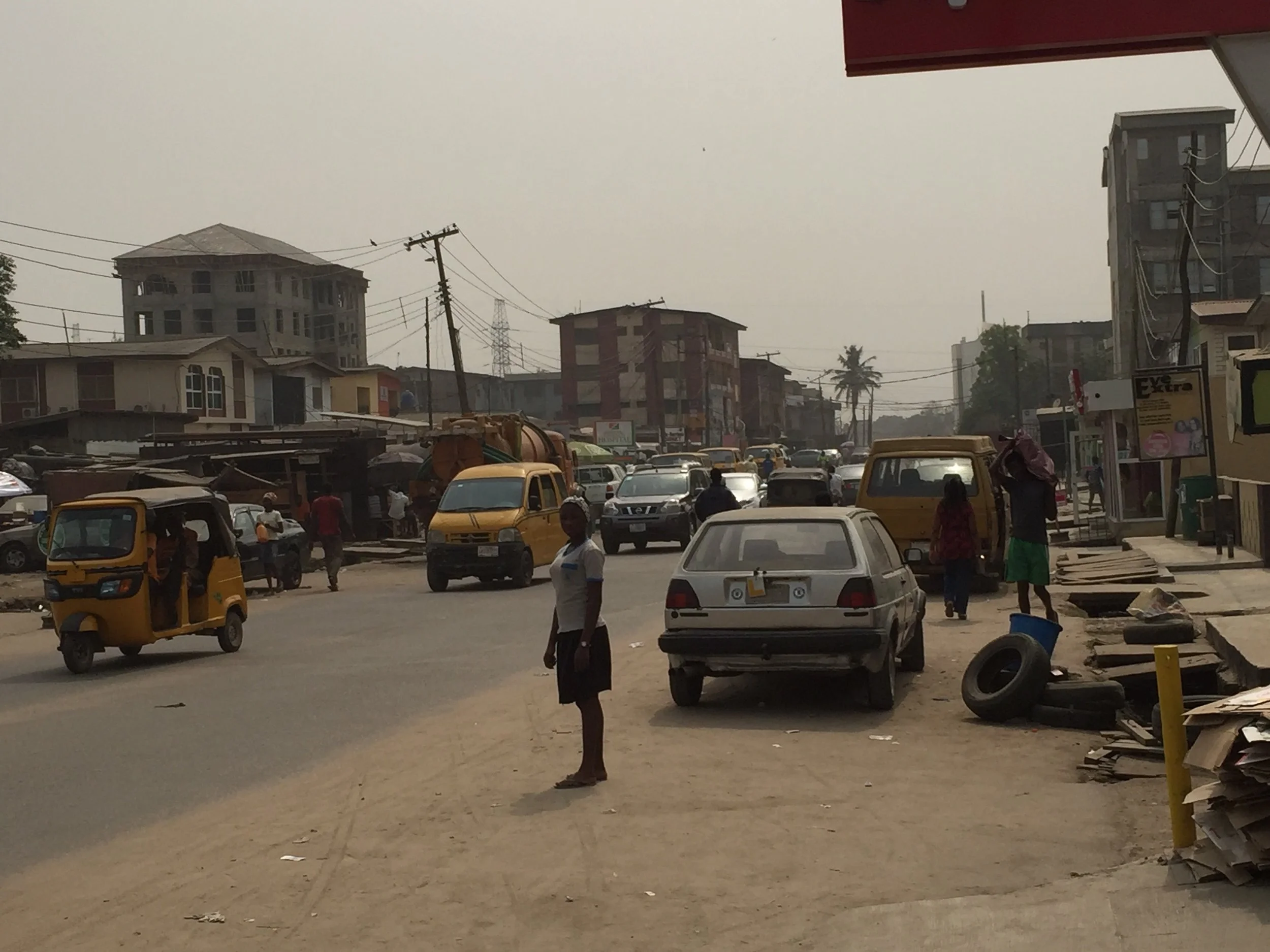 Nigerian Voters Prepare for Tense Polls Amid Supreme Court Chief Suspension Crisis