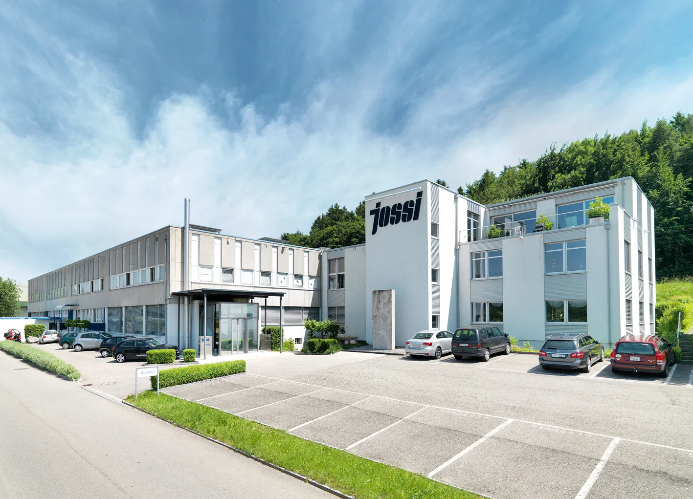 Jossi_Gebaeude_Islikon.jpg