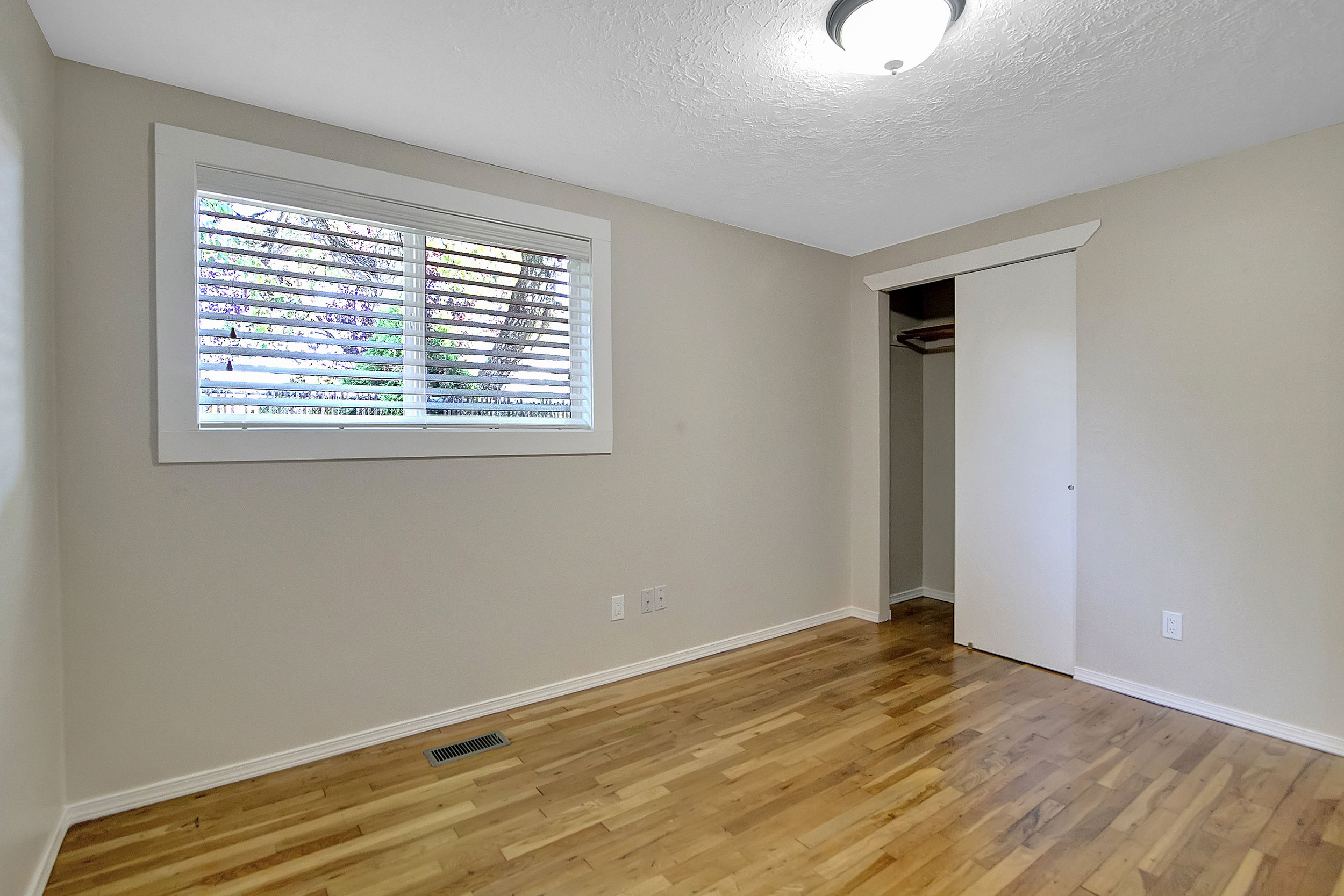 6515 SE Tenino St - Portland - 24.jpg