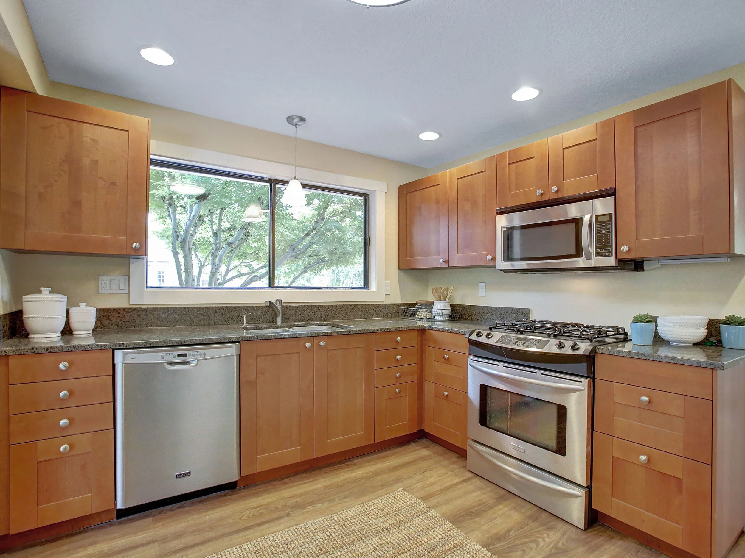 6683 SE Clackamas Rd - Milwaukie - 14.jpg