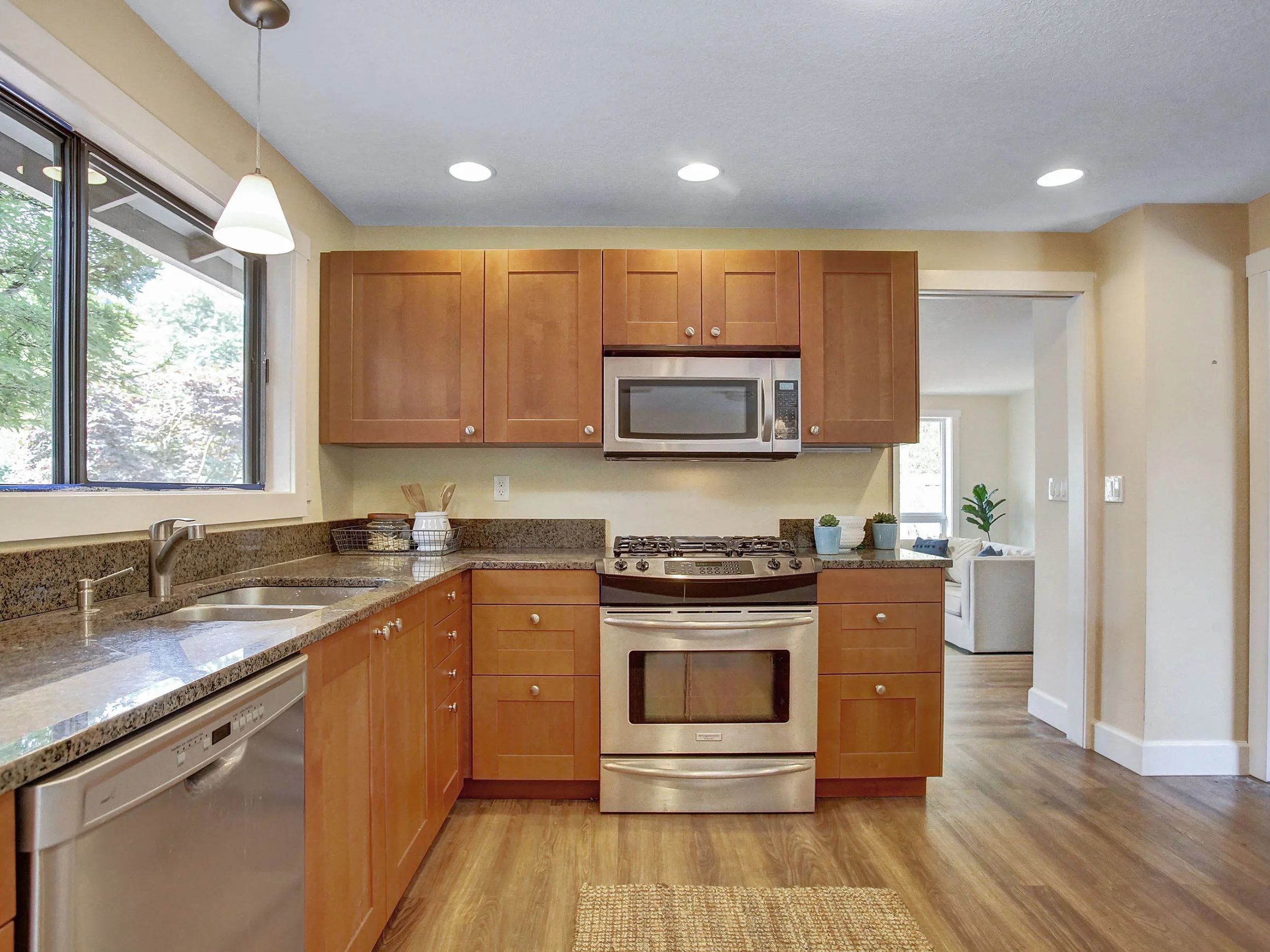 6683 SE Clackamas Rd - Milwaukie - 15.jpg