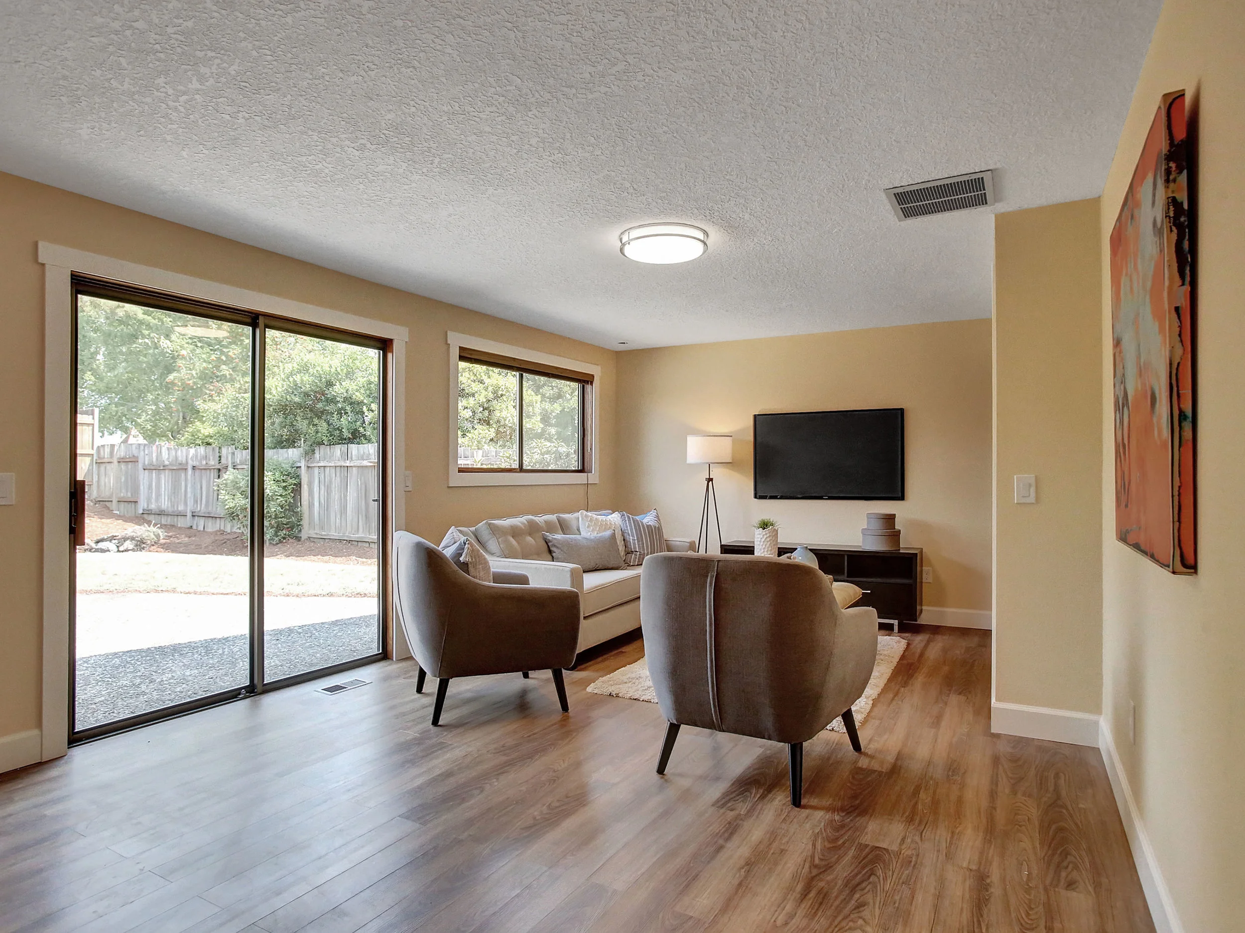 6683 SE Clackamas Rd - Milwaukie - 22.jpg