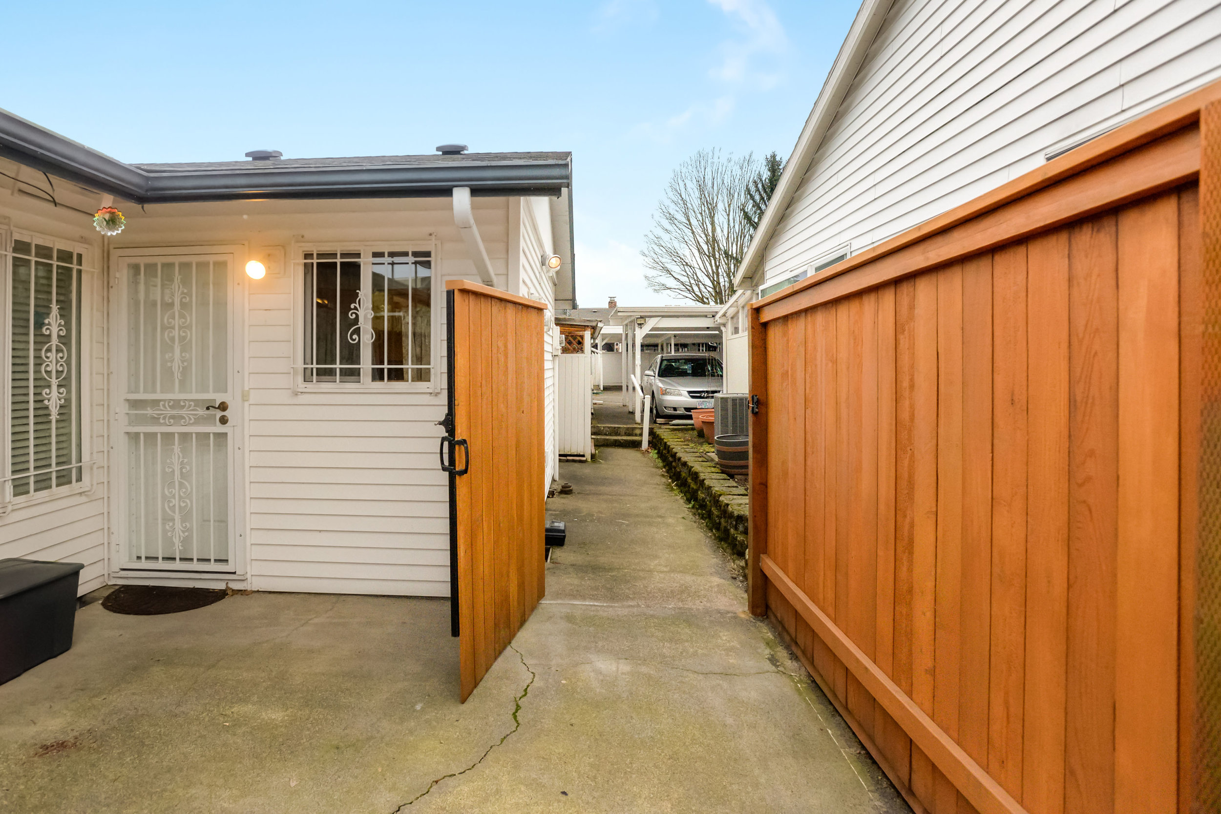 1045 NE 90th Ave - Unit D - Portland - 29.jpg
