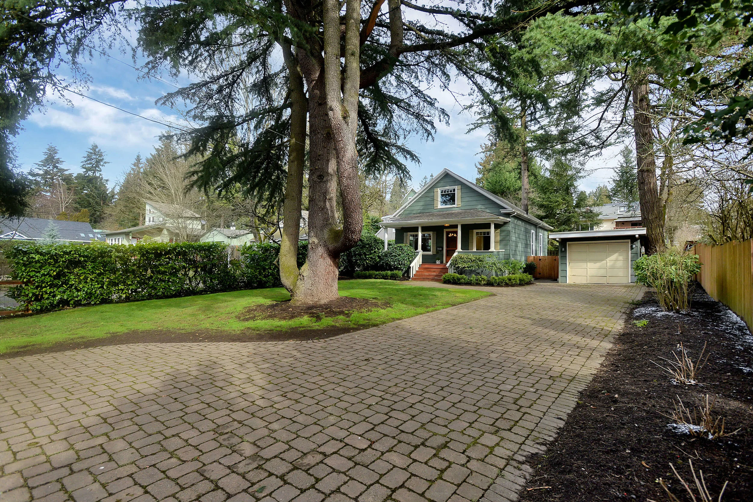 7548 SW 35th Ave - Portland- 01.jpg