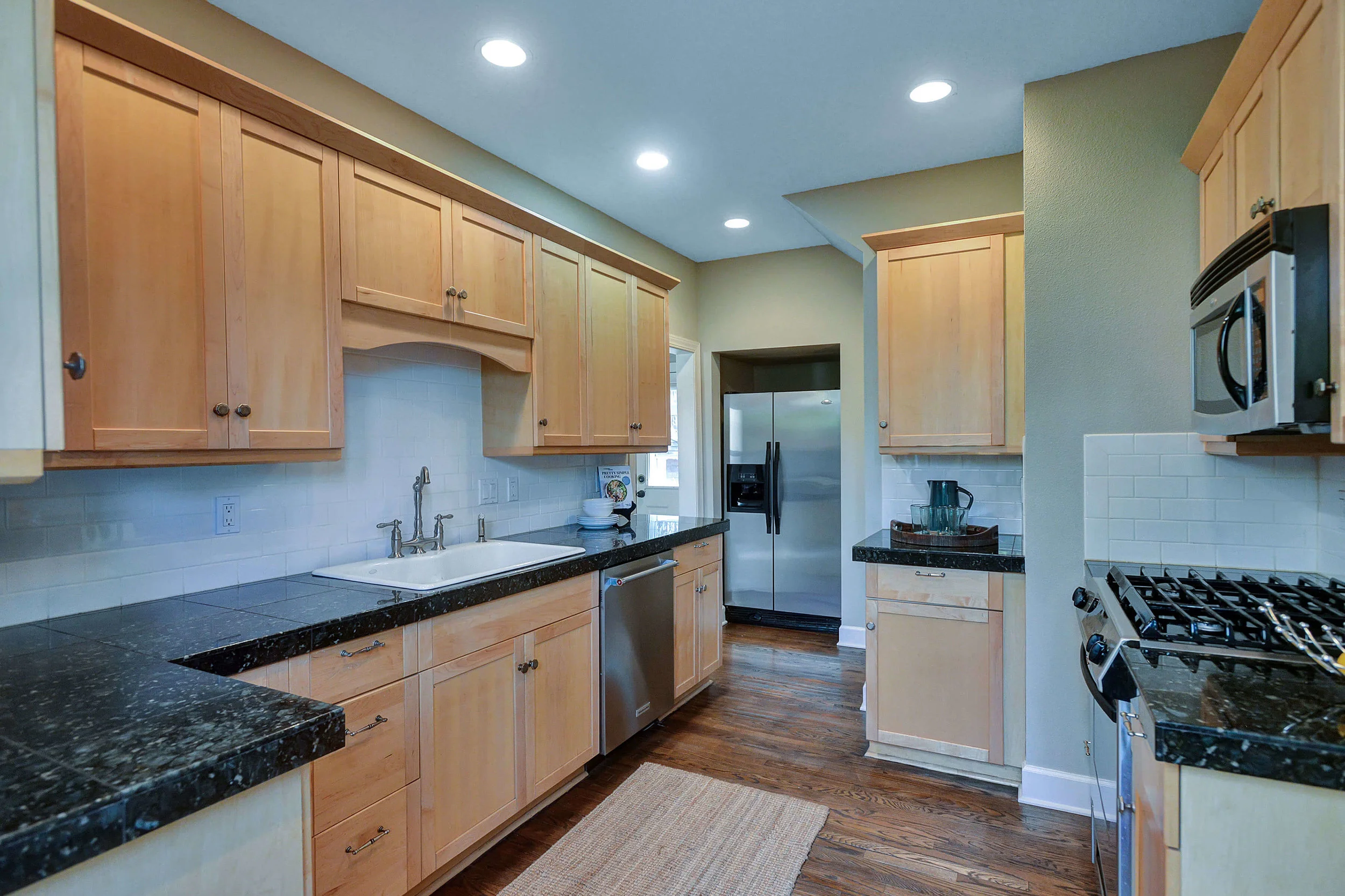 7548 SW 35th Ave - Portland- 08.jpg