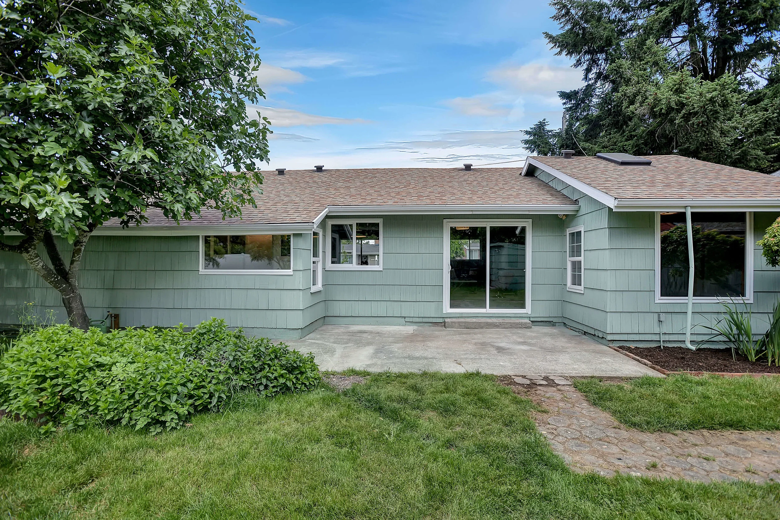 8818 NE Everett St - Portland-34.jpg