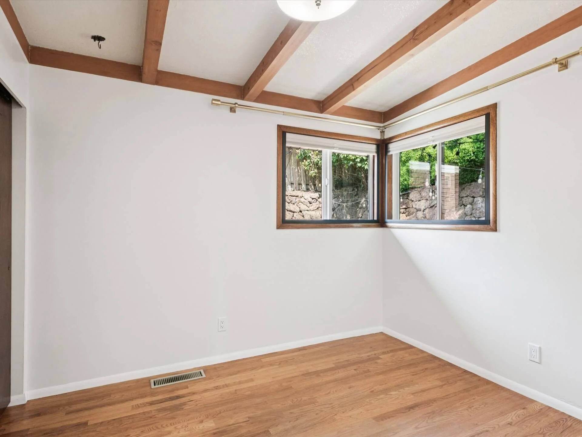 24-NE 92nd Ave - Portland - 116.jpg