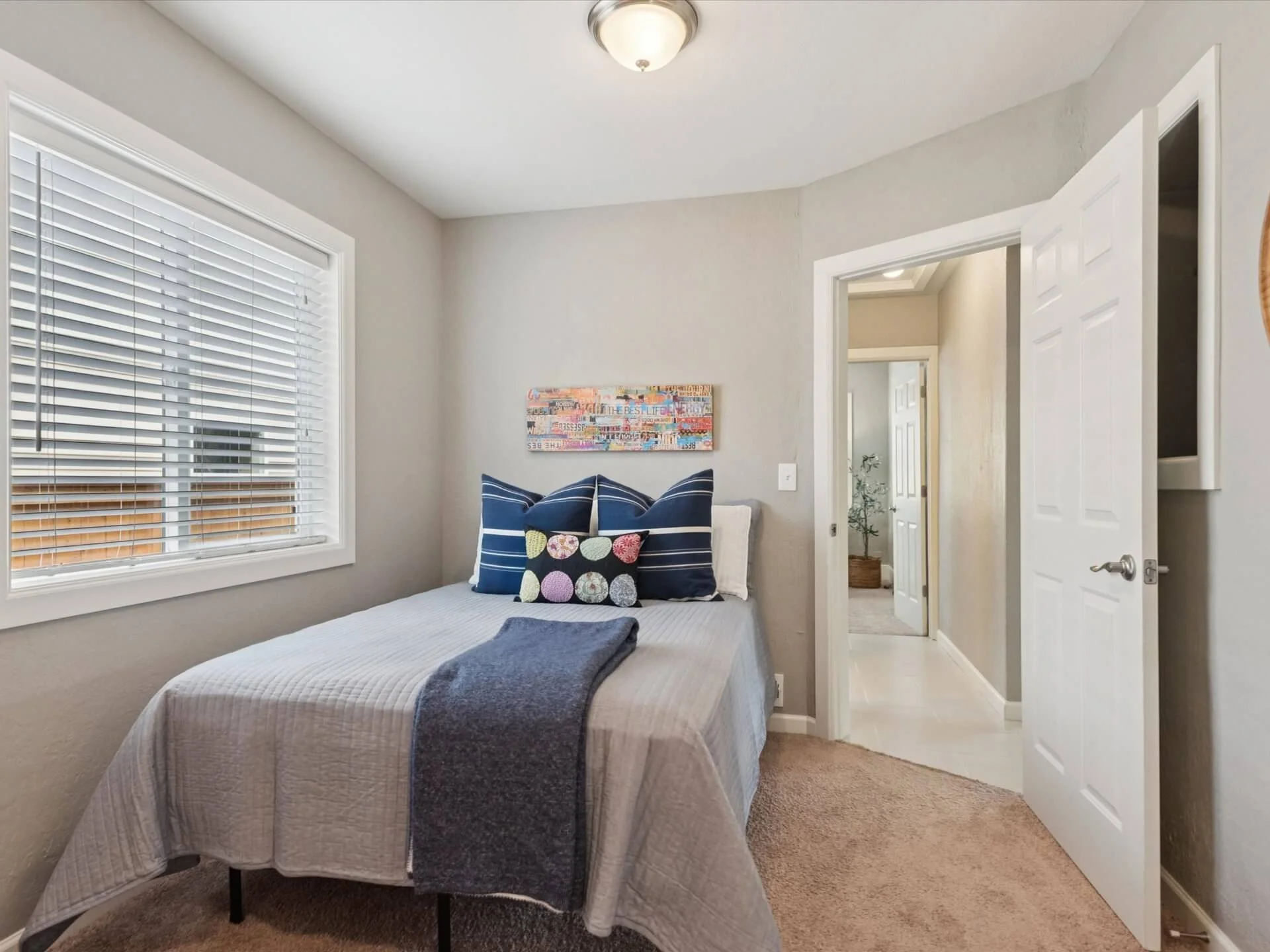 16-SE Ogden St - Portland - 076.jpg