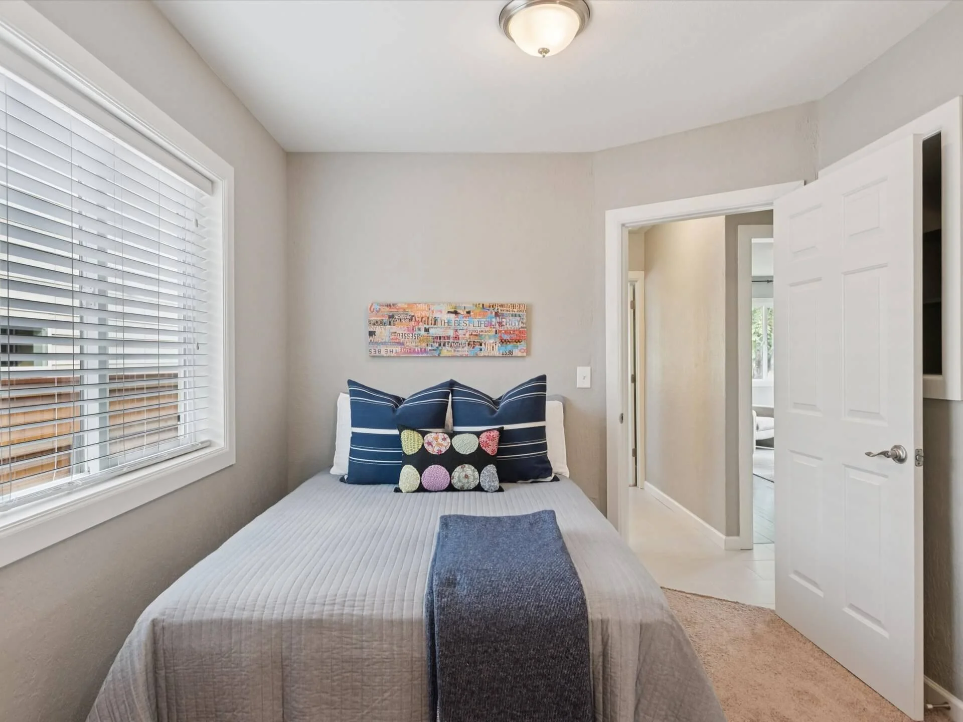 17-SE Ogden St - Portland - 081.jpg
