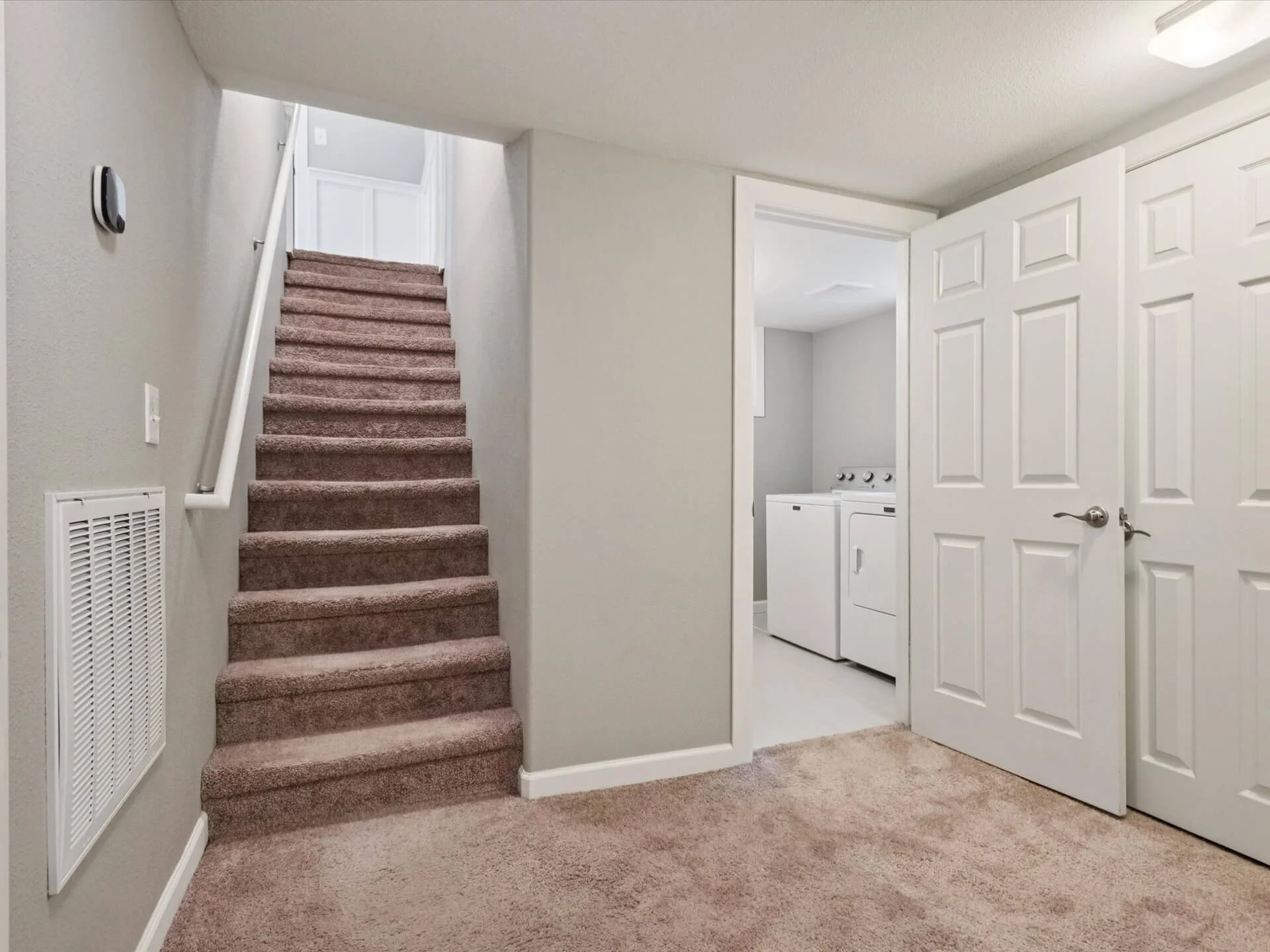 23-SE Ogden St - Portland - 111.jpg