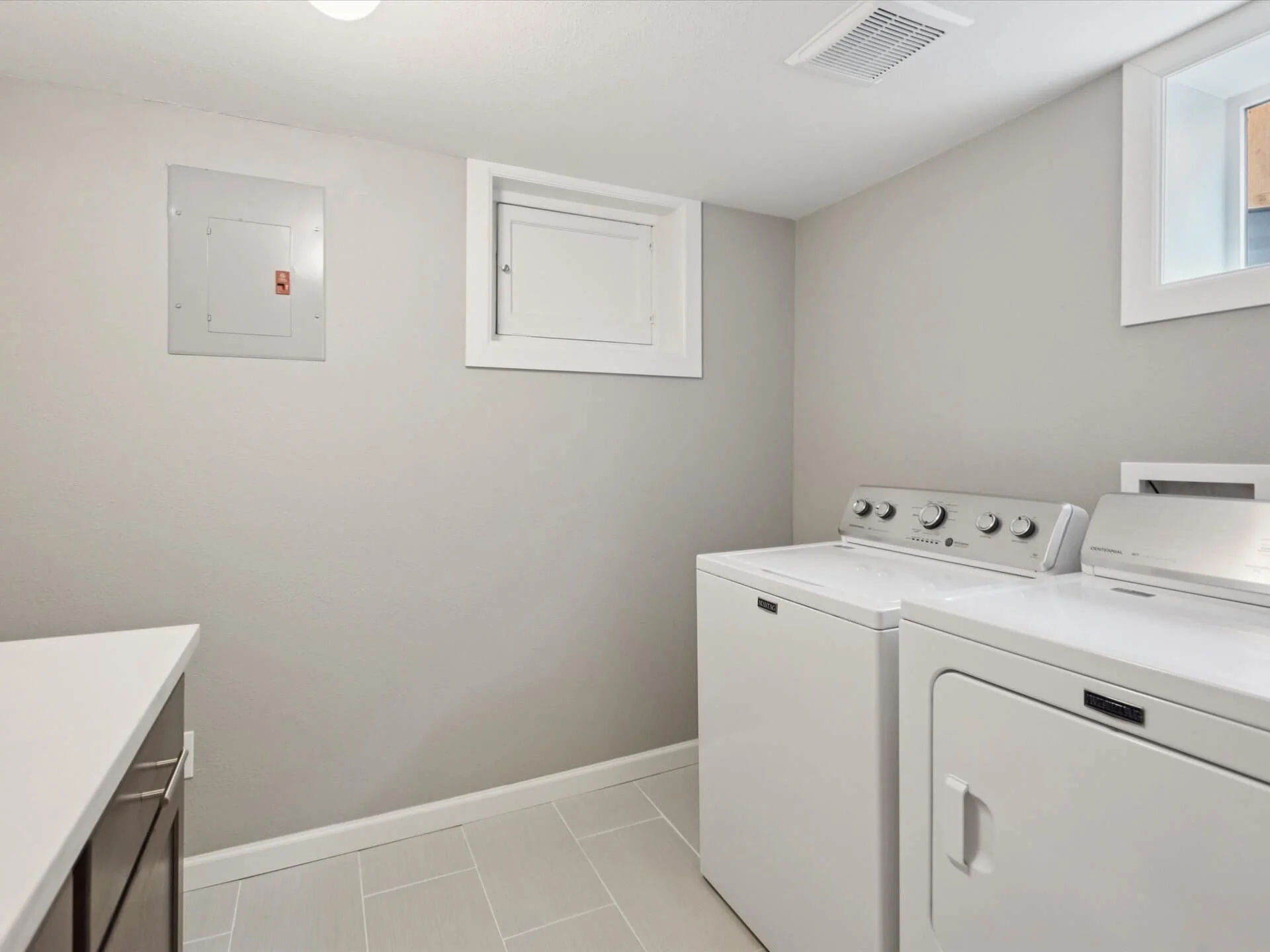 31-SE Ogden St - Portland - 151.jpg