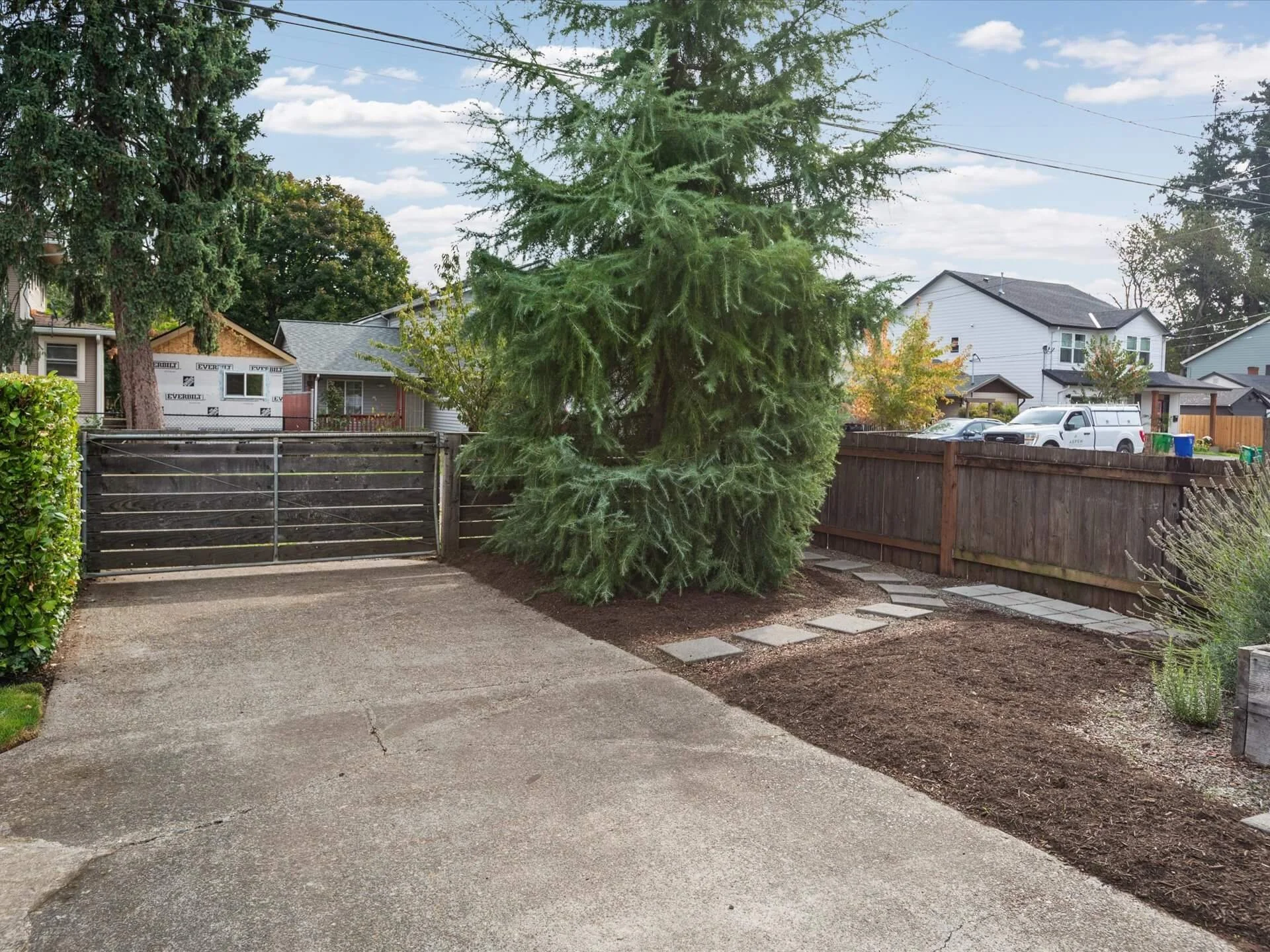 37-SE Ogden St - Portland - 181.jpg