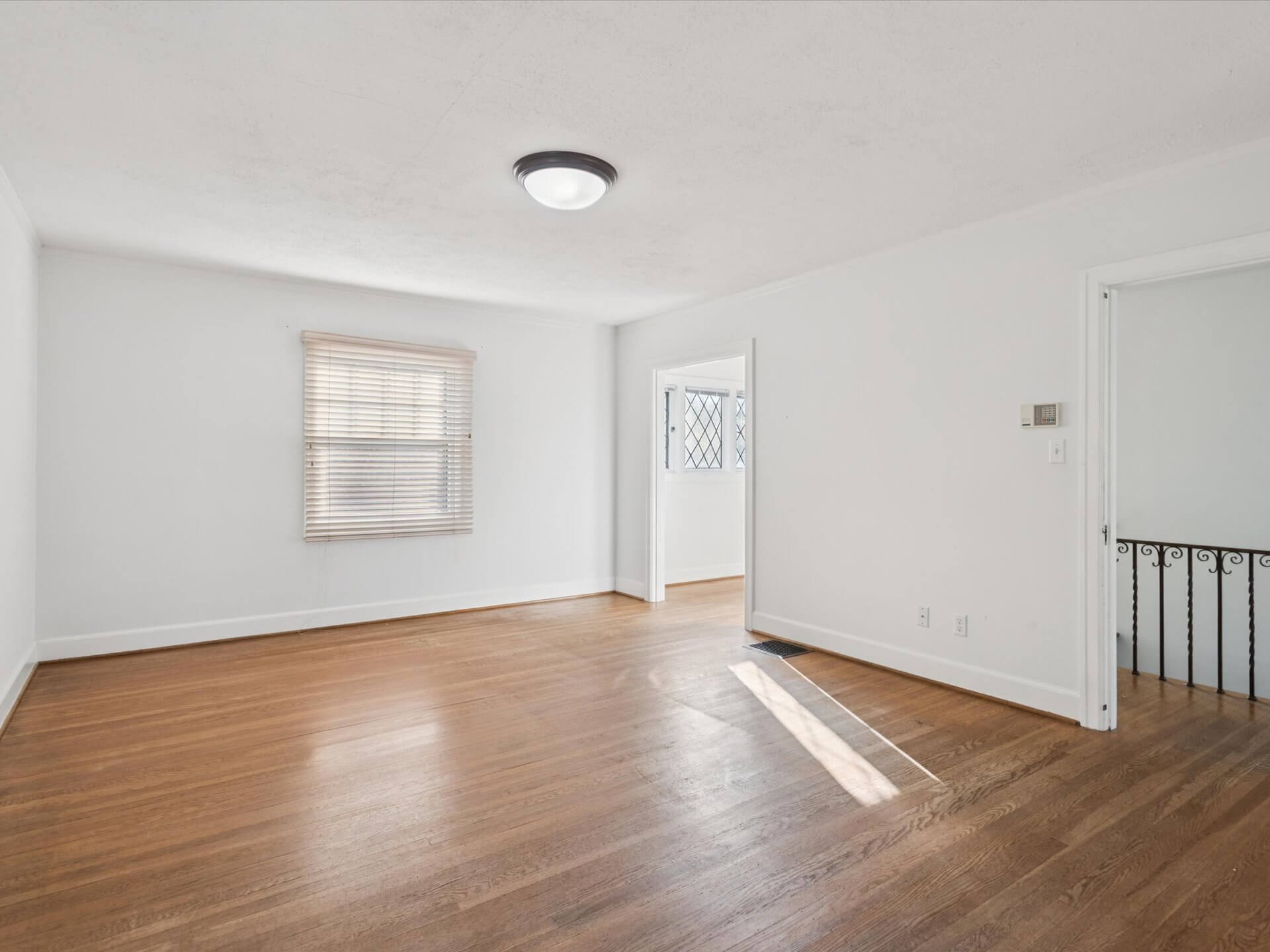 23-NE Hassalo St - Portland - 111.jpg