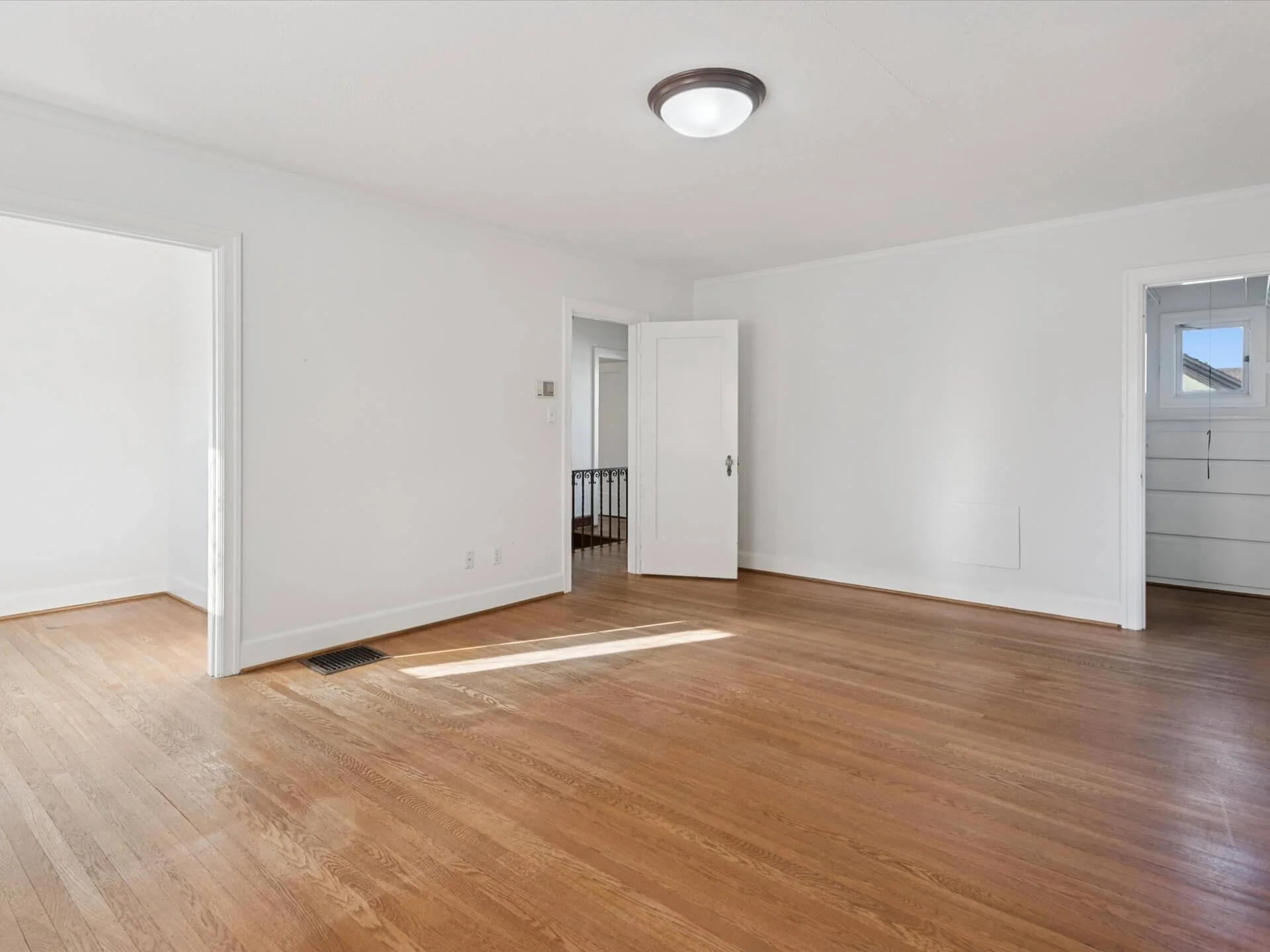 24-NE Hassalo St - Portland - 116.jpg