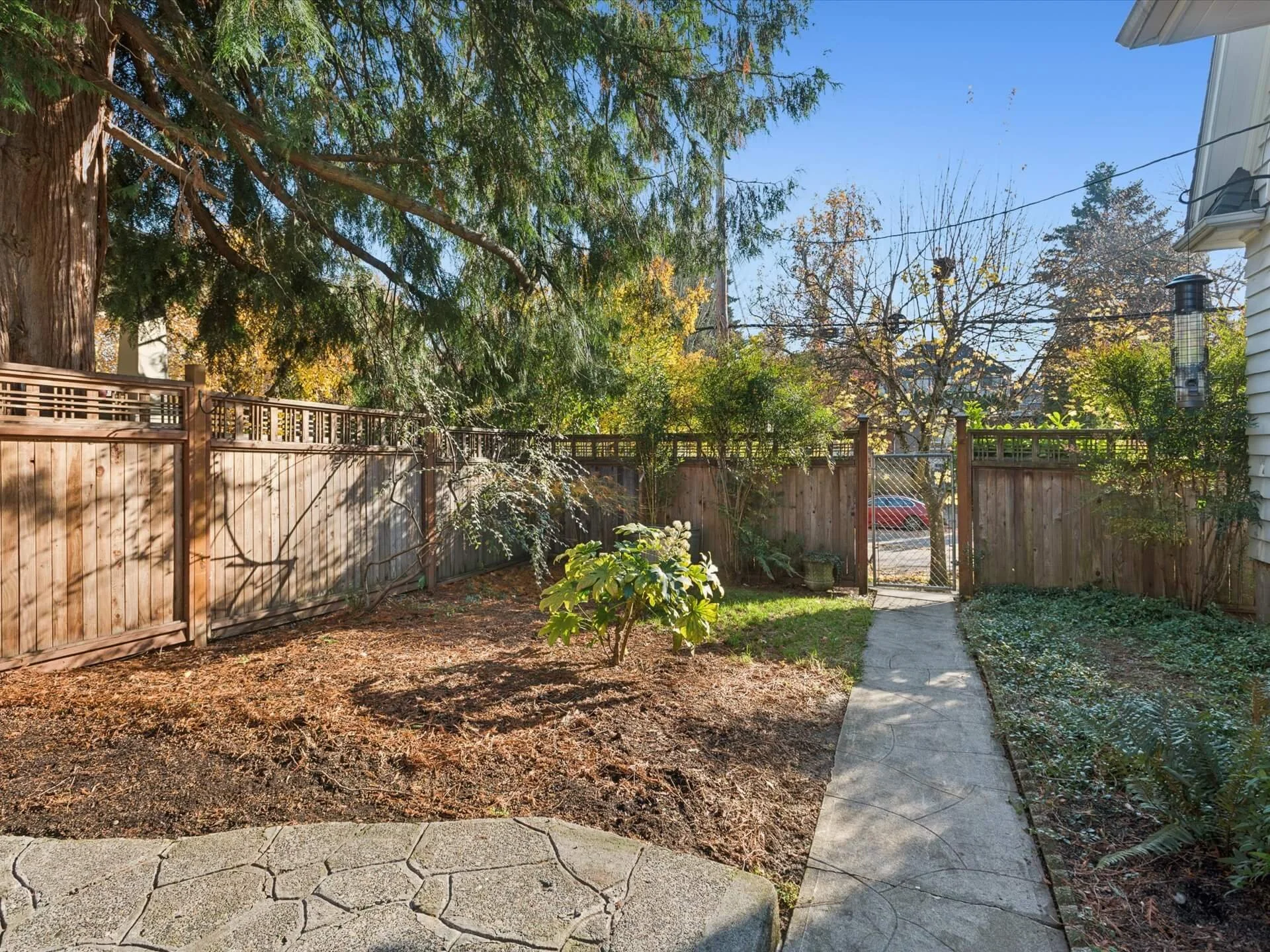 38-NE Hassalo St - Portland - 186.jpg