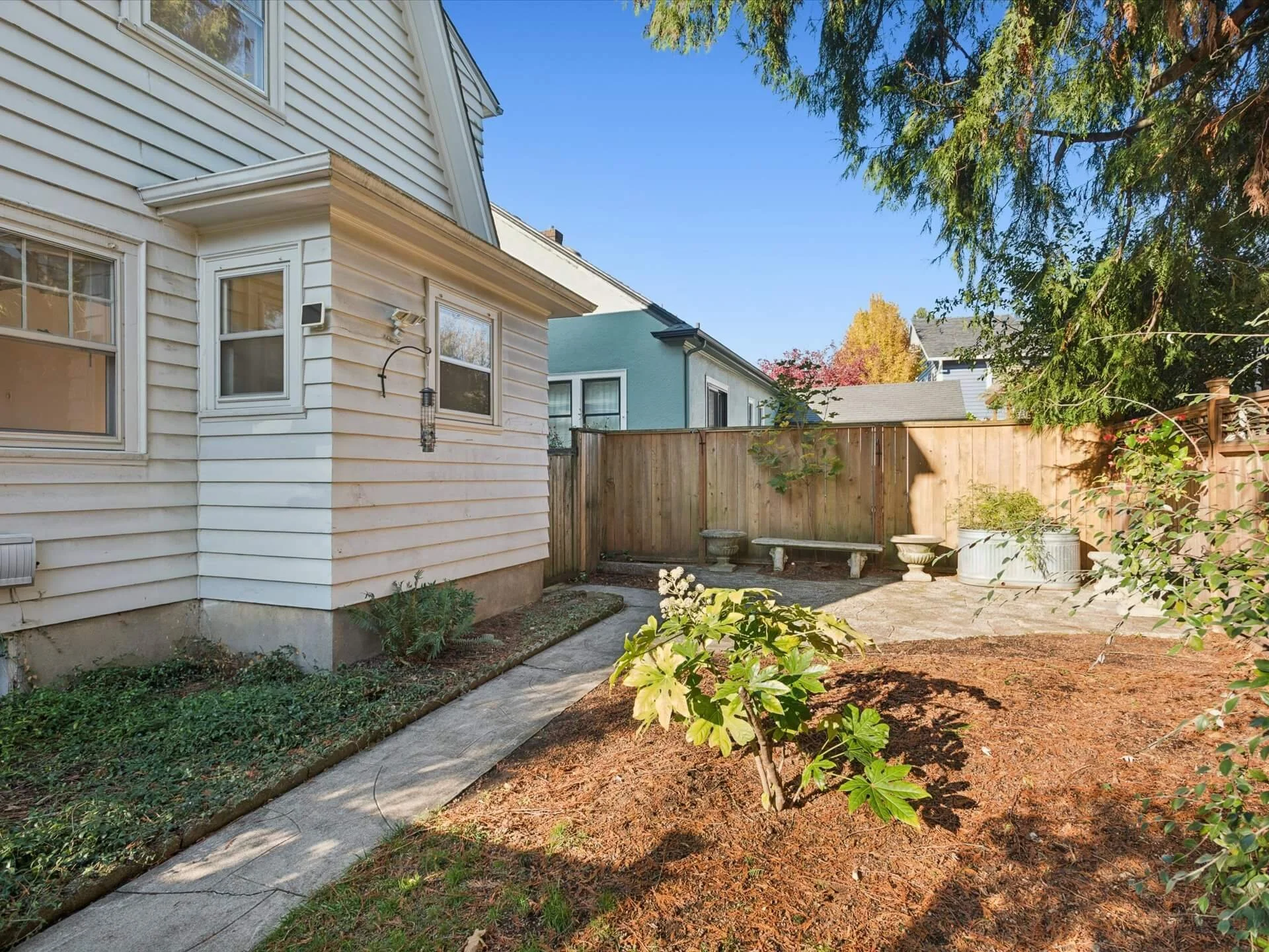 40-NE Hassalo St - Portland - 196.jpg
