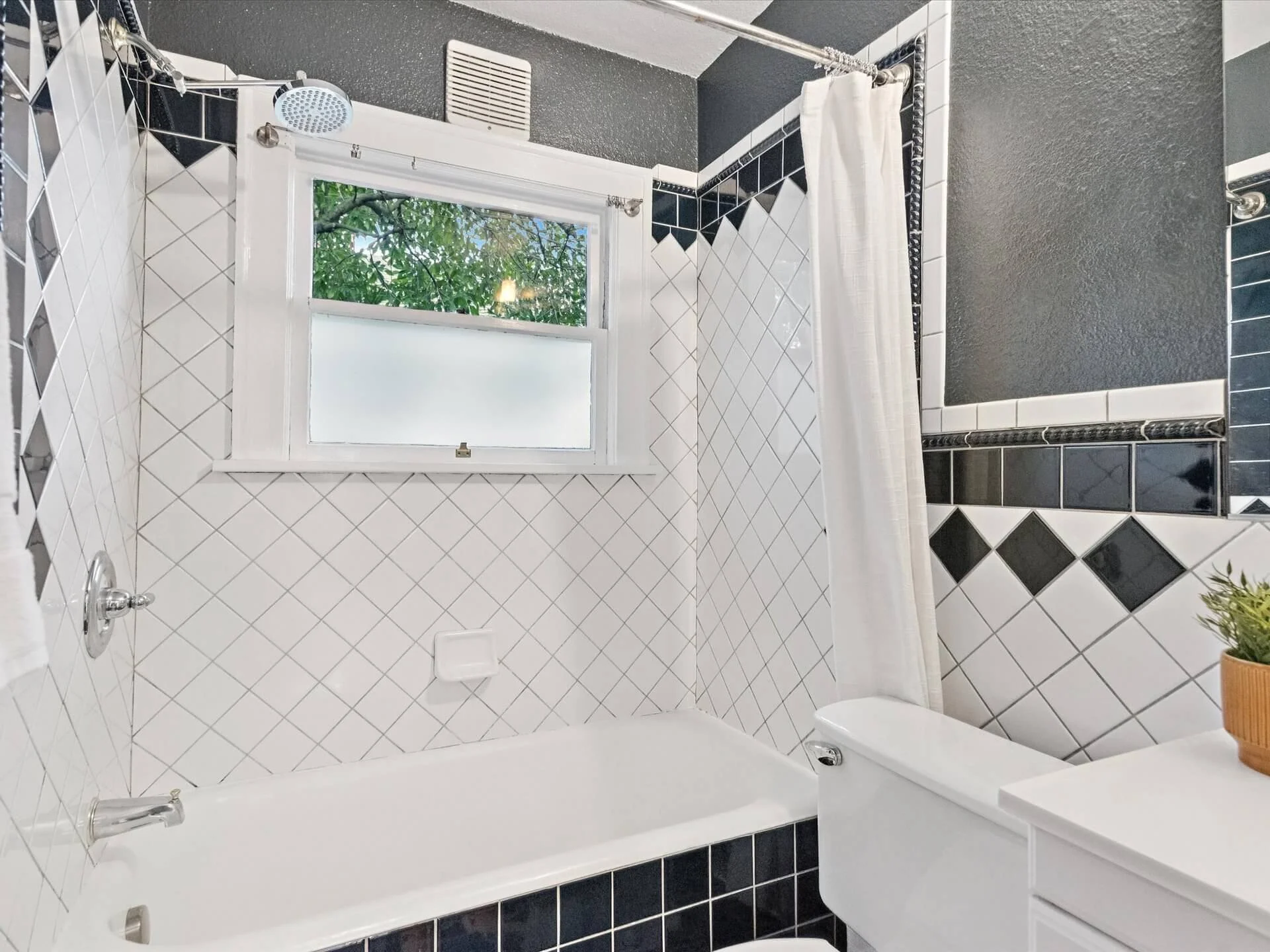 19-NE 57th Ave - Portland - 091.jpg